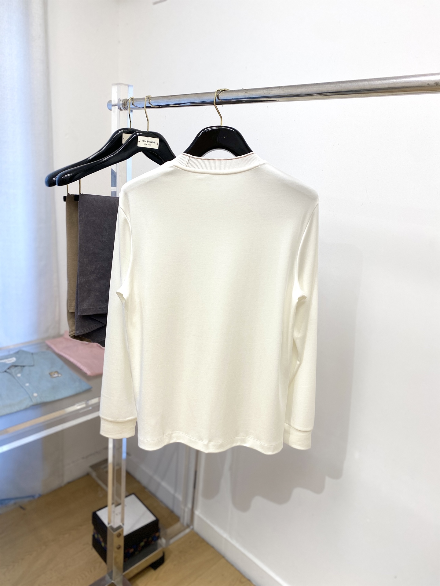 杰尼亚、2025新品长袖打底，帅气时尚，胸前设计凹凸印胶图案logo，简约百搭款。面料棉 不仅挺括，保持