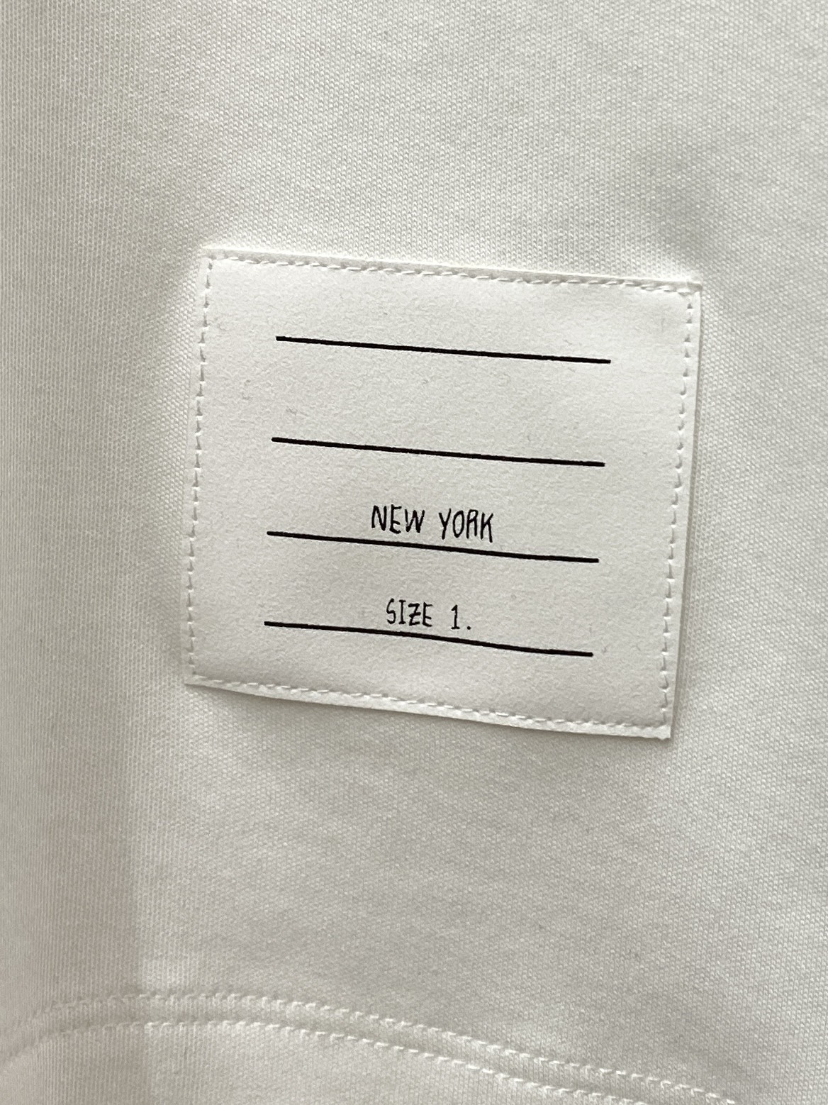 TB、2025新品长袖打底，帅气时尚，衣下刺绣织带字母logo，简约百搭款。面料棉 不仅挺括，保持潮流的