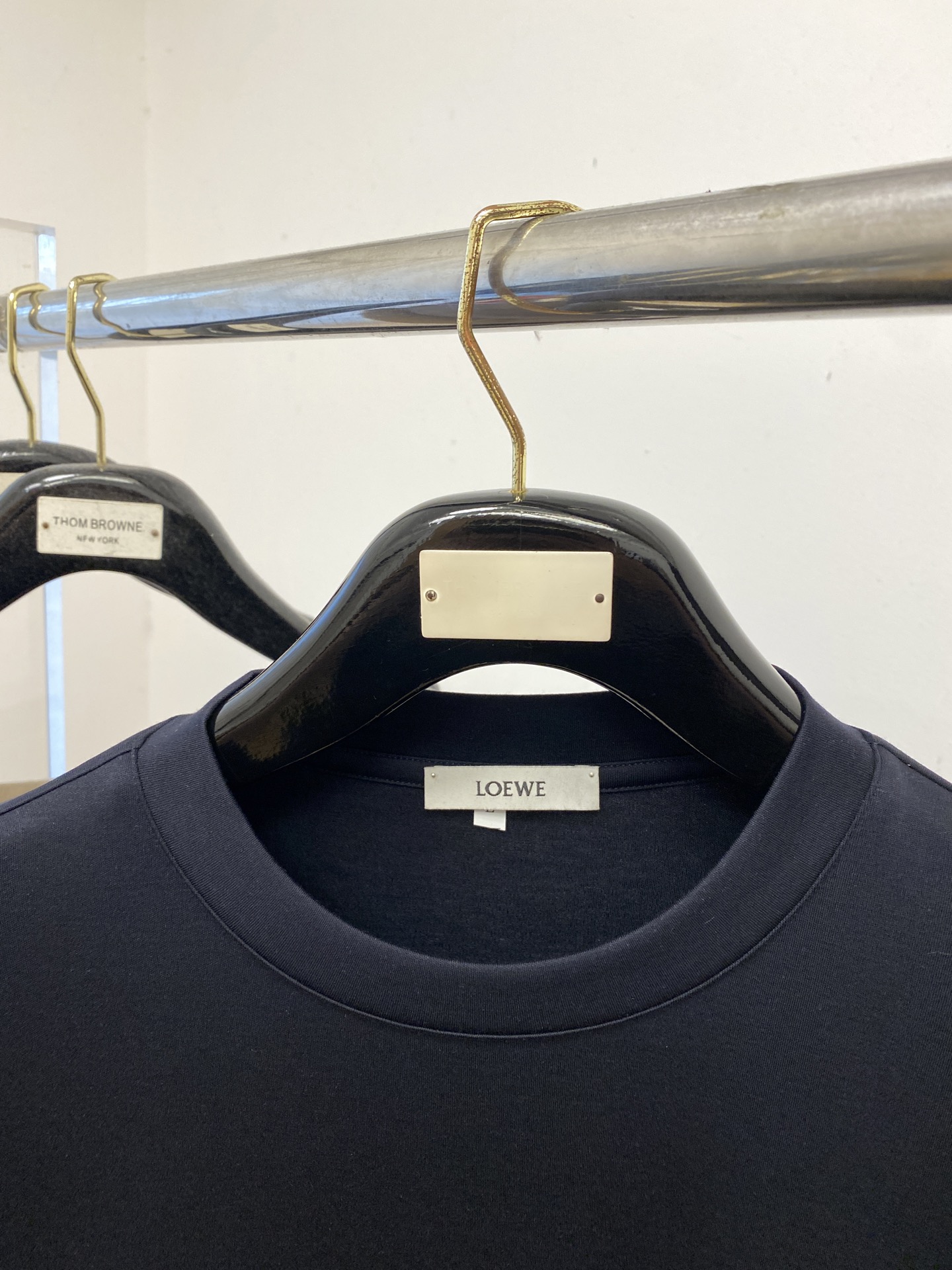 罗意威、2025新品长袖打底，帅气时尚，胸前精致刺绣印胶图案logo，简约百搭款。面料棉 不仅挺括，保持