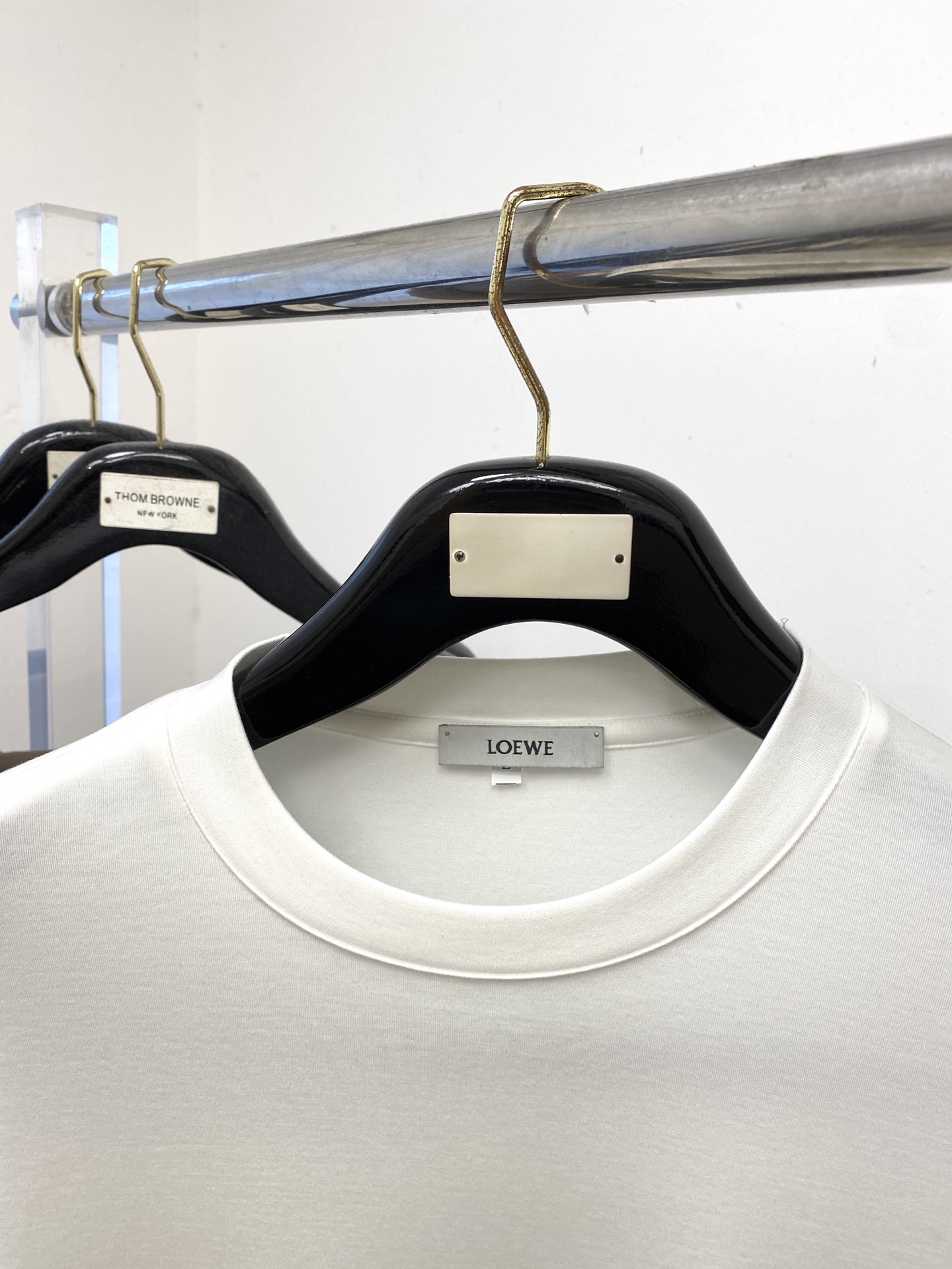 罗意威、2025新品长袖打底，帅气时尚，胸前精致刺绣印胶图案logo，简约百搭款。面料棉 不仅挺括，保持