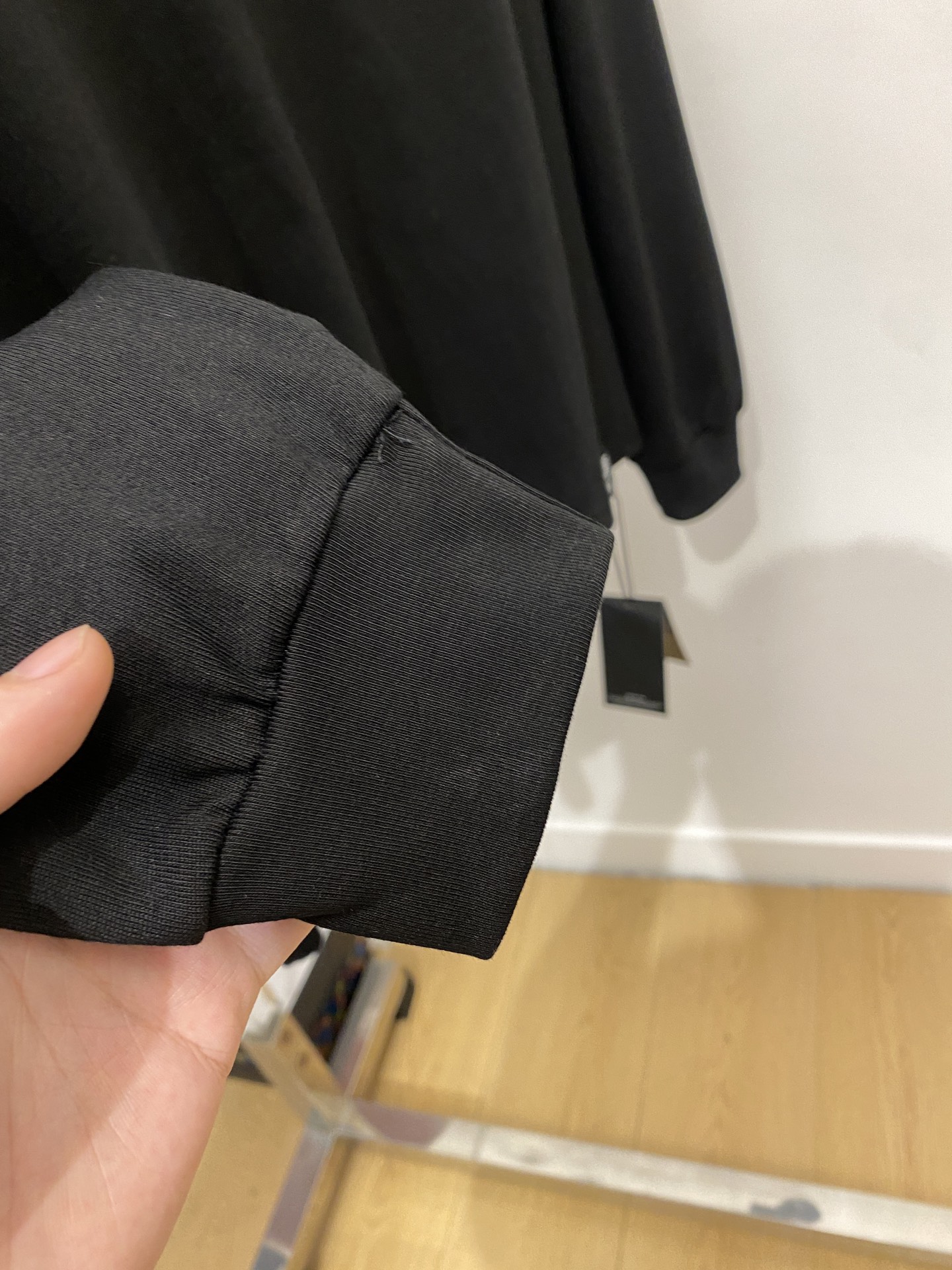 始祖鸟、2025新品长袖卫衣，帅气时尚，简约百搭款。胸前顶级印花图案字母logo，面料棉 不仅挺括，保持