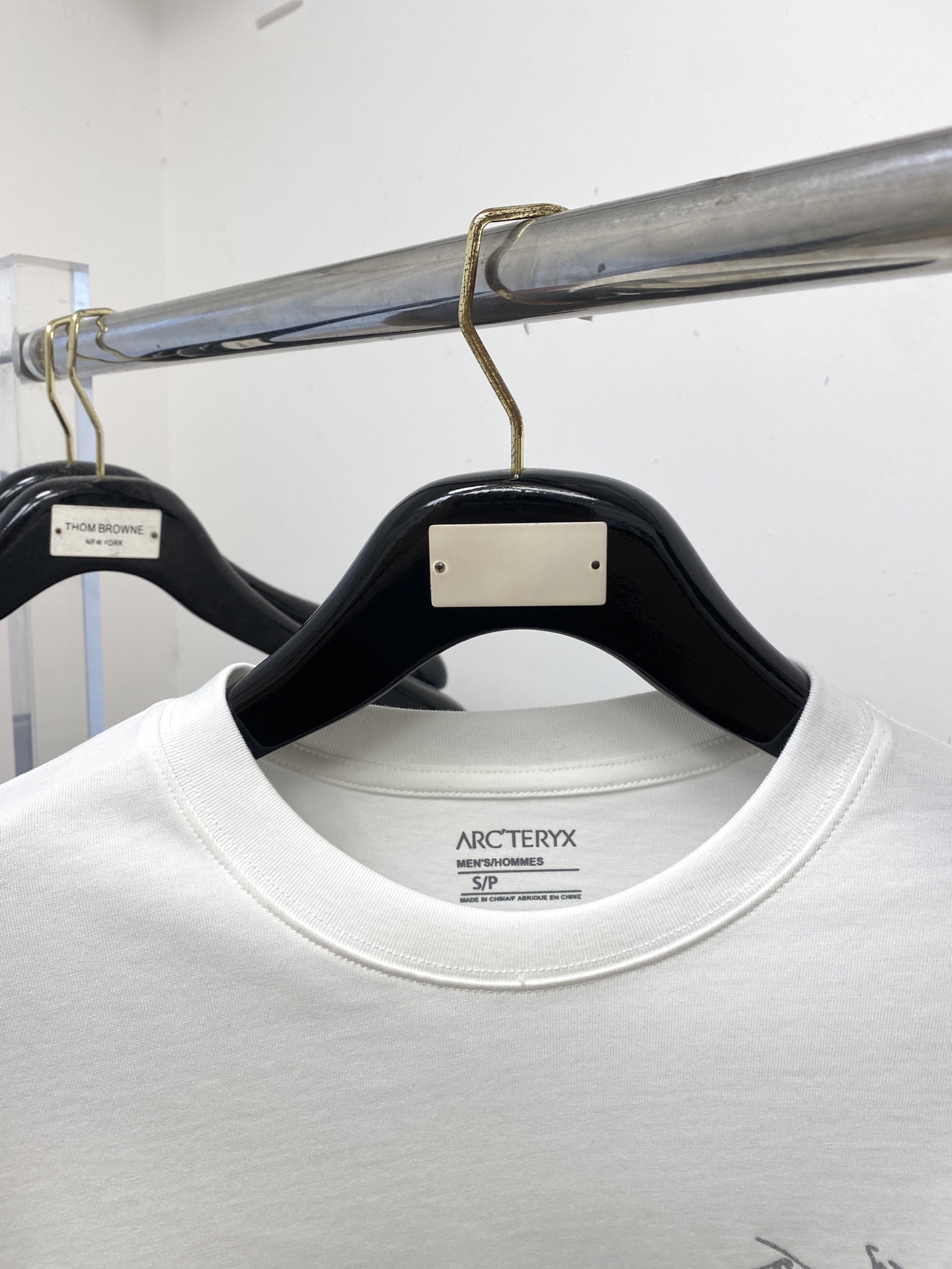 始祖鸟、2025新品长袖卫衣，帅气时尚，简约百搭款。胸前顶级印花图案字母logo，面料棉 不仅挺括，保持