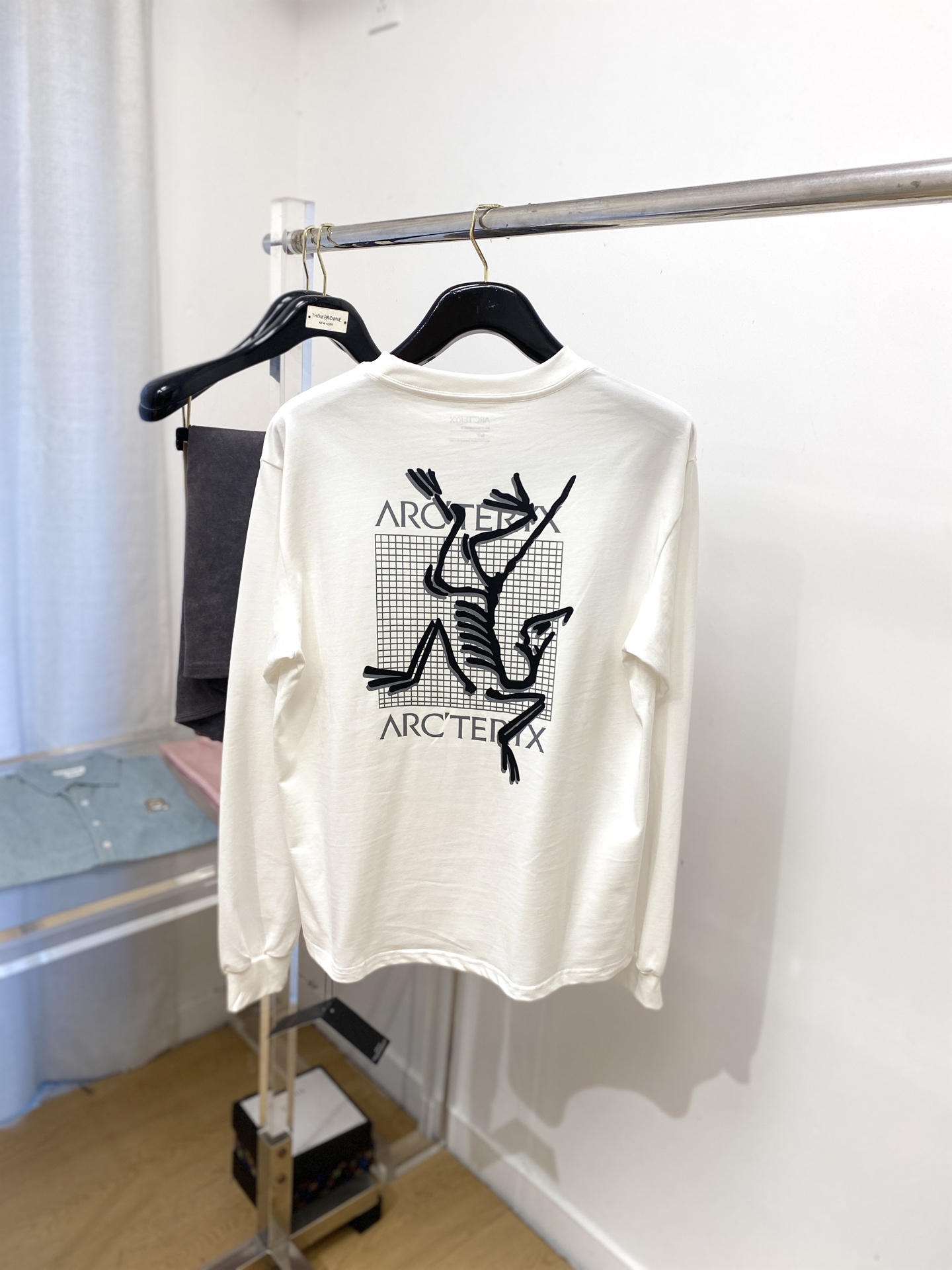 始祖鸟、2025新品长袖卫衣，帅气时尚，简约百搭款。胸前顶级印花图案logo，面料棉 不仅挺括，保持潮流