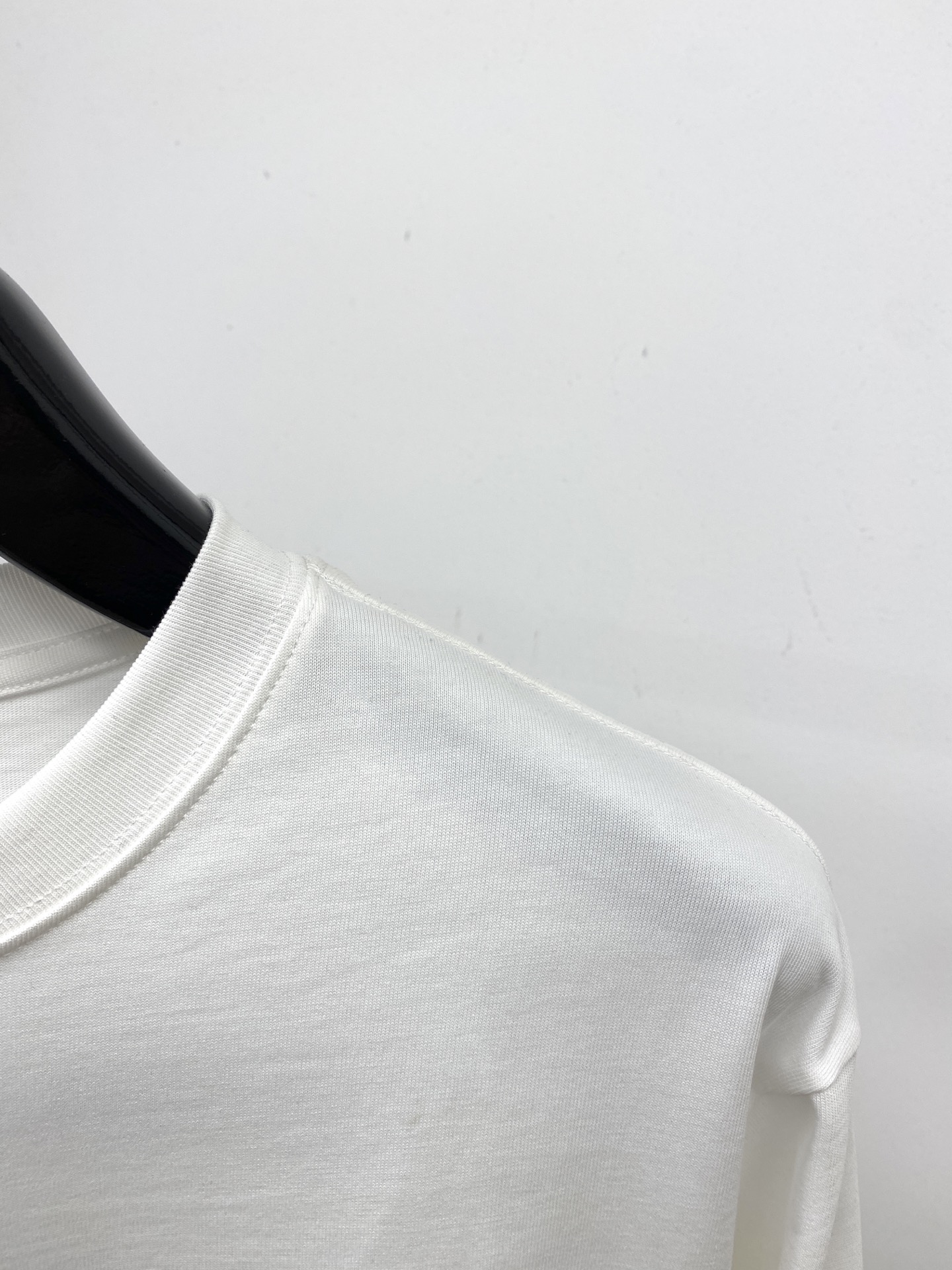 始祖鸟、2025新品长袖卫衣，帅气时尚，简约百搭款。胸前顶级印花图案logo，面料棉 不仅挺括，保持潮流