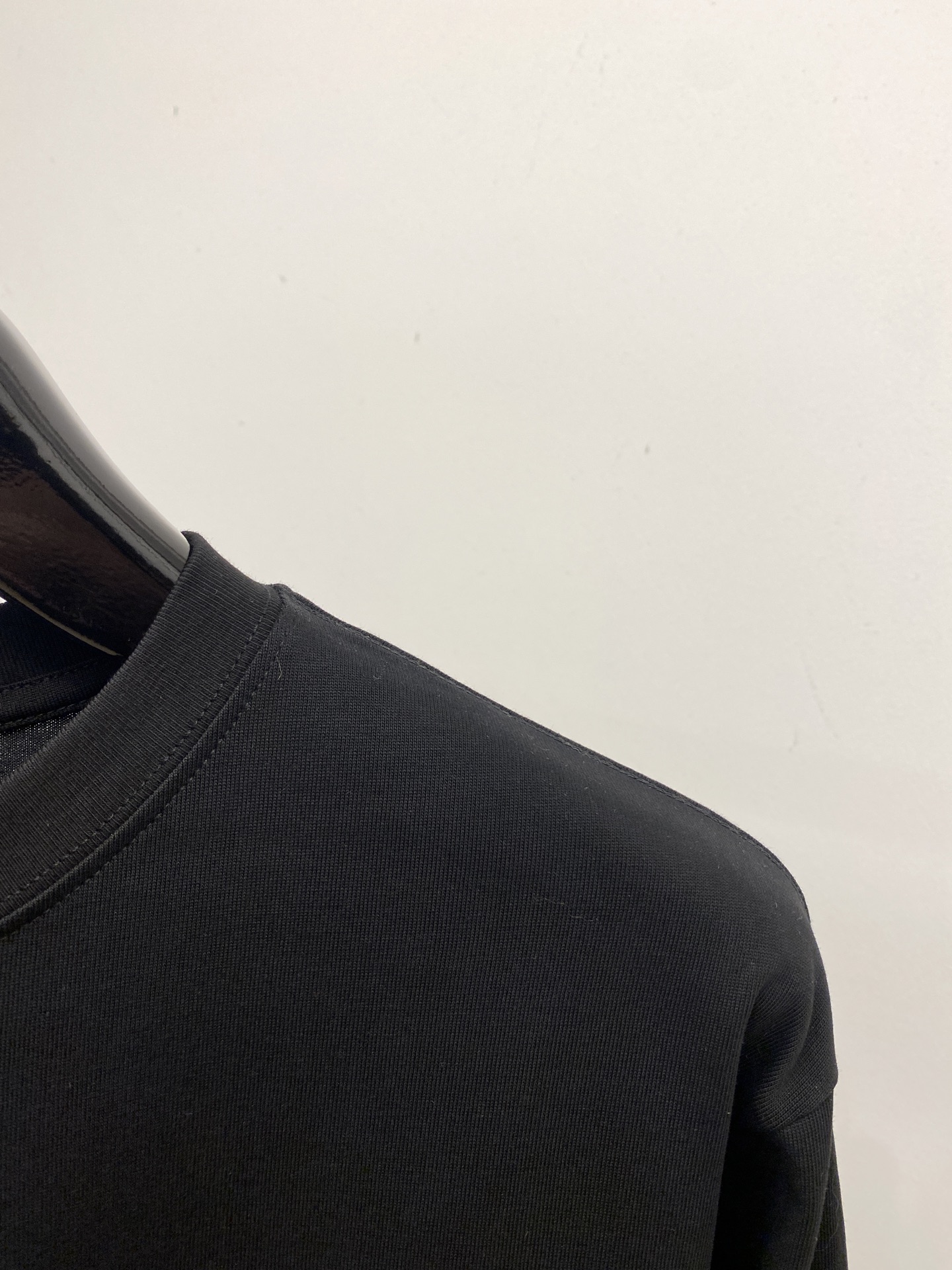 始祖鸟、2025新品长袖卫衣，帅气时尚，简约百搭款。胸前顶级印花图案logo，面料棉 不仅挺括，保持潮流