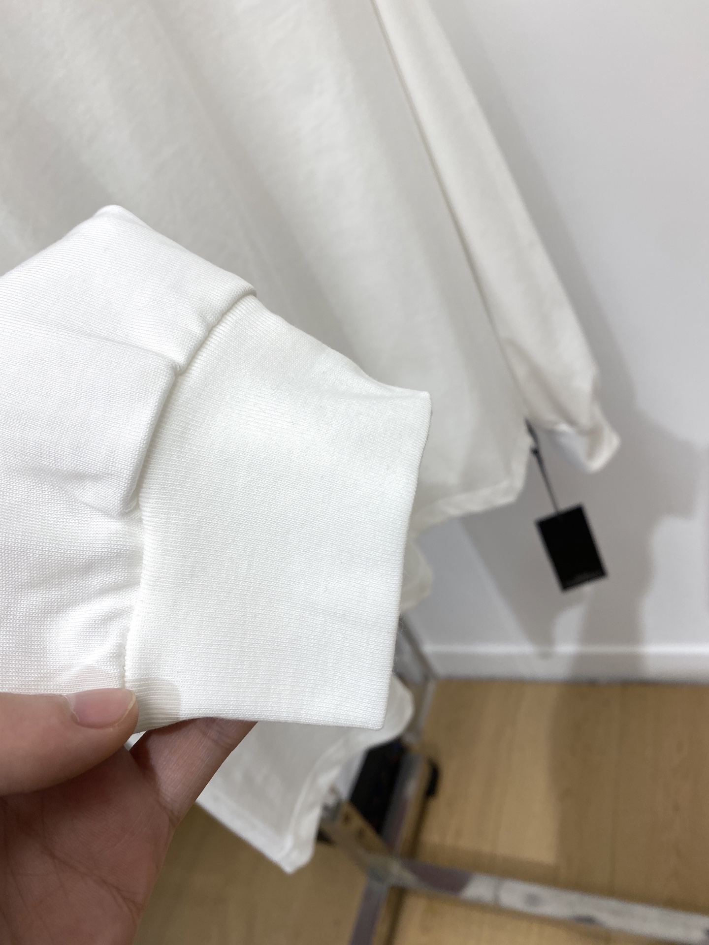 始祖鸟、2025新品长袖卫衣，帅气时尚，简约百搭款。胸前顶级印花字母logo，面料棉 不仅挺括，保持潮流