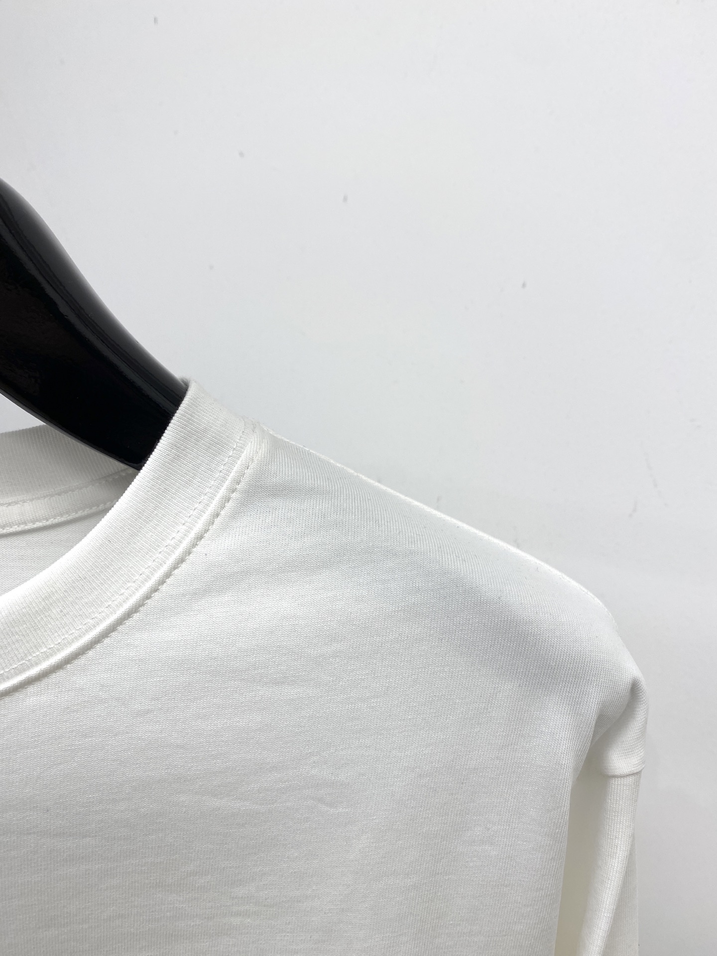 始祖鸟、2025新品长袖卫衣，帅气时尚，简约百搭款。胸前顶级印花字母logo，面料棉 不仅挺括，保持潮流