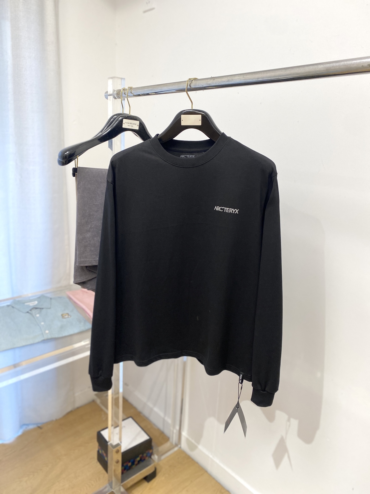 始祖鸟、2025新品长袖卫衣，帅气时尚，简约百搭款。胸前顶级印花字母logo，面料棉 不仅挺括，保持潮流