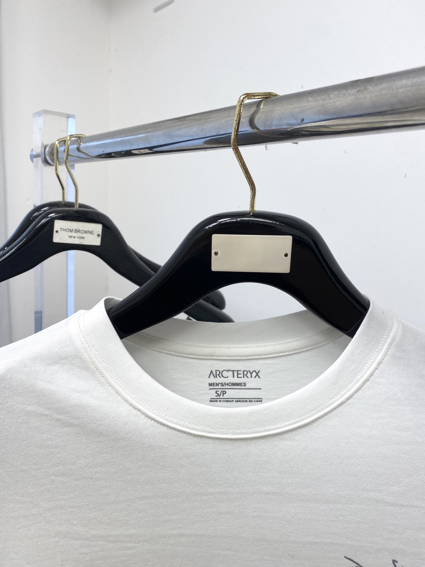 始祖鸟、2025新品长袖卫衣，帅气时尚，简约百搭款。胸前顶级印花图案字母logo，面料棉 不仅挺括，保持