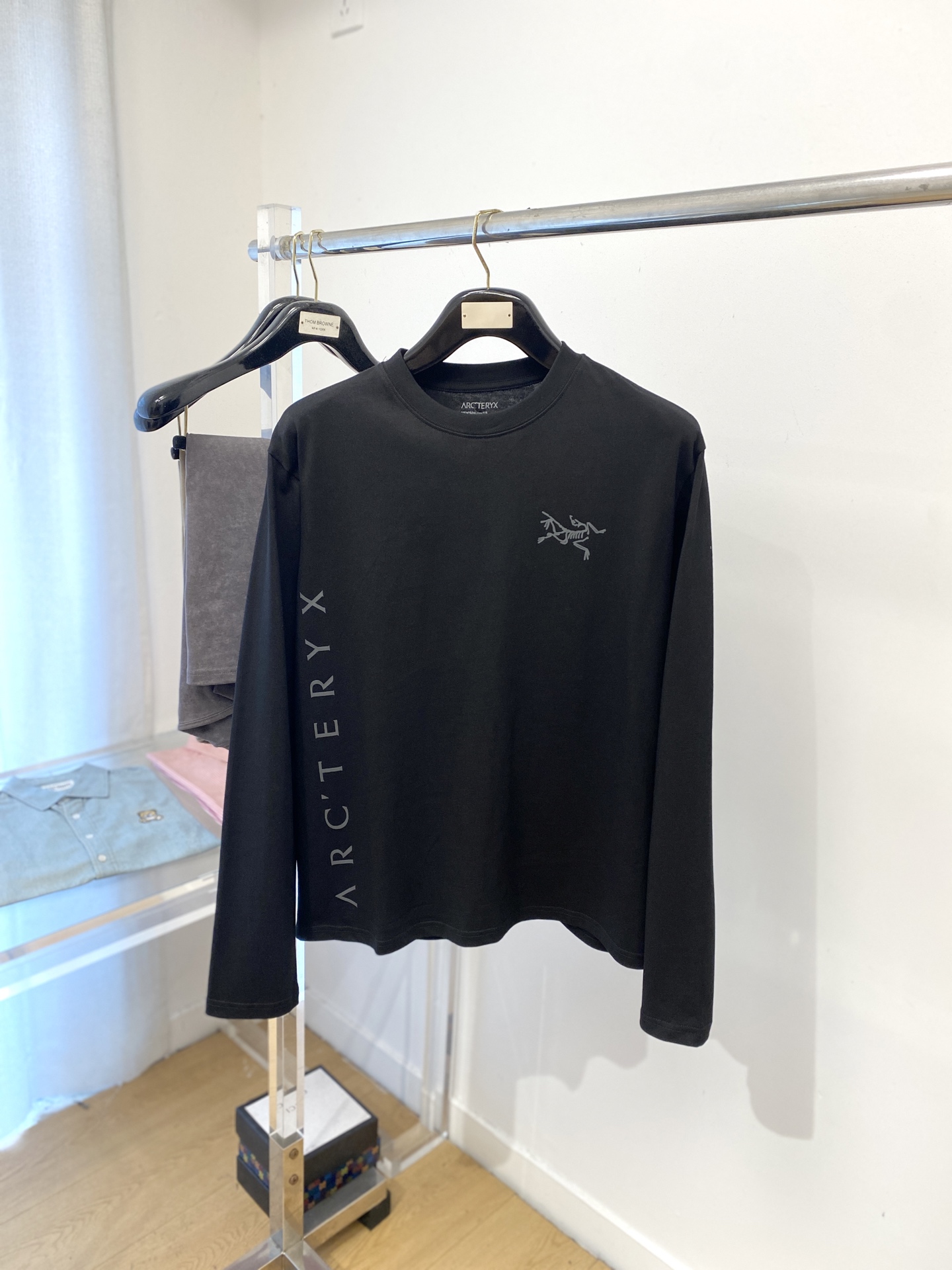 NO:521371,Archaeoptera bird, new long-sleeved sweatshirt, handsome and fashionable, simple and versatile. Top printed pattern logo on the chest, fabric cotton is not only crisp, maintaining a trendy silhouette, and comfortable to wear, and the yarn is more delicate, S-XL, arc'teryx, hoodie, sweatshirts, alexander wang19860909始祖鸟、新品长袖卫衣,帅气时尚,简约百搭款.胸前顶级印花图案logo,面料棉 不仅挺括,保持潮流的廓形,又穿着舒适,纱织更细腻,码数S-XL,arc'teryx,hoodie,sweatshirts,alexander wang,Men's clothing