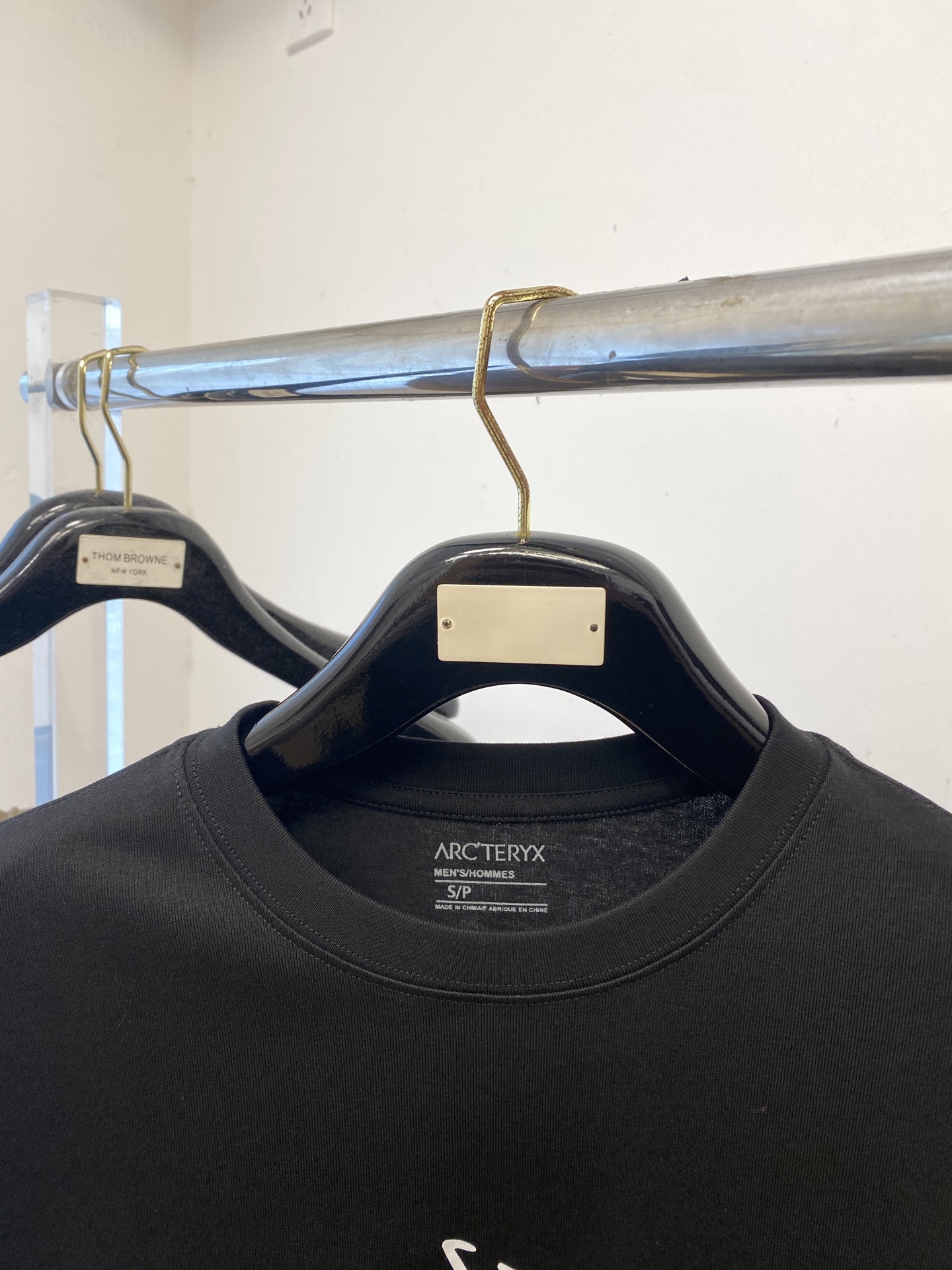 始祖鸟、2025新品长袖卫衣，帅气时尚，简约百搭款。胸口顶级印花图案logo，面料棉 不仅挺括，保持潮流