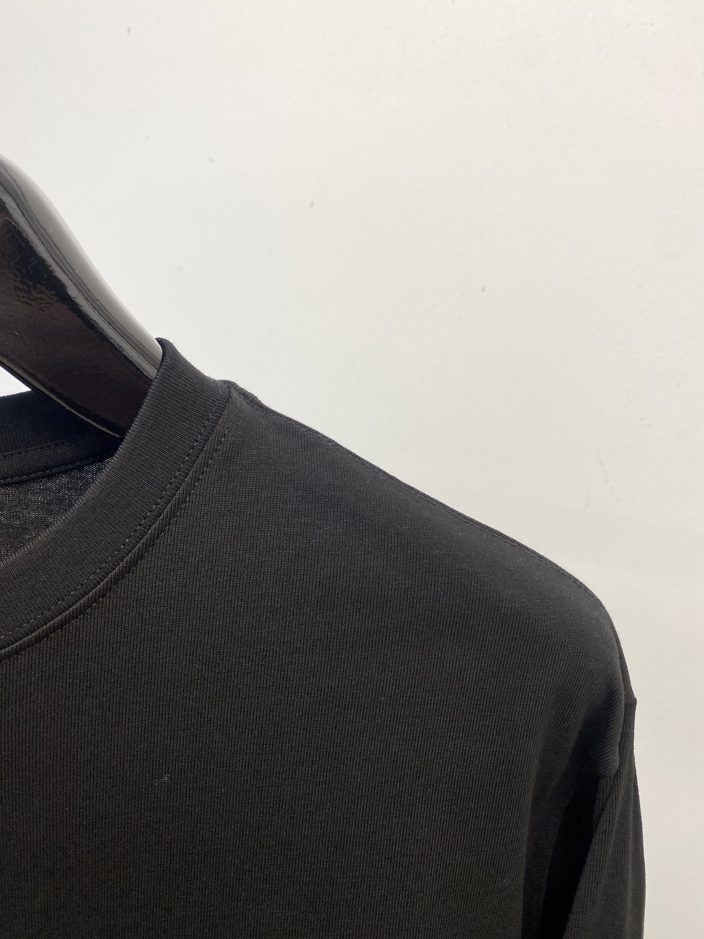 始祖鸟、2025新品长袖卫衣，帅气时尚，简约百搭款。胸口顶级印花图案logo，面料棉 不仅挺括，保持潮流