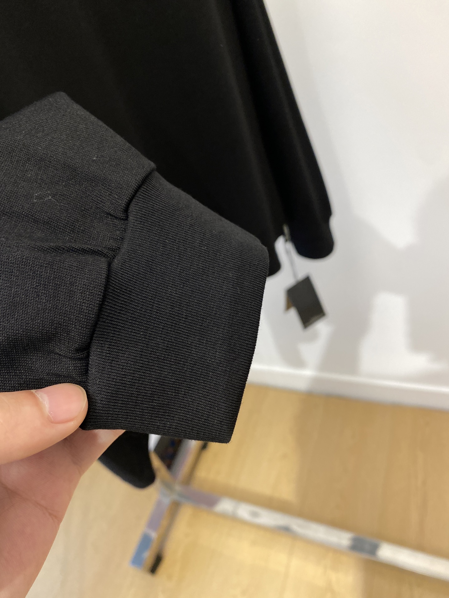 始祖鸟、2025新品长袖卫衣，帅气时尚，简约百搭款。胸前顶级印花图案logo，面料棉 不仅挺括，保持潮流