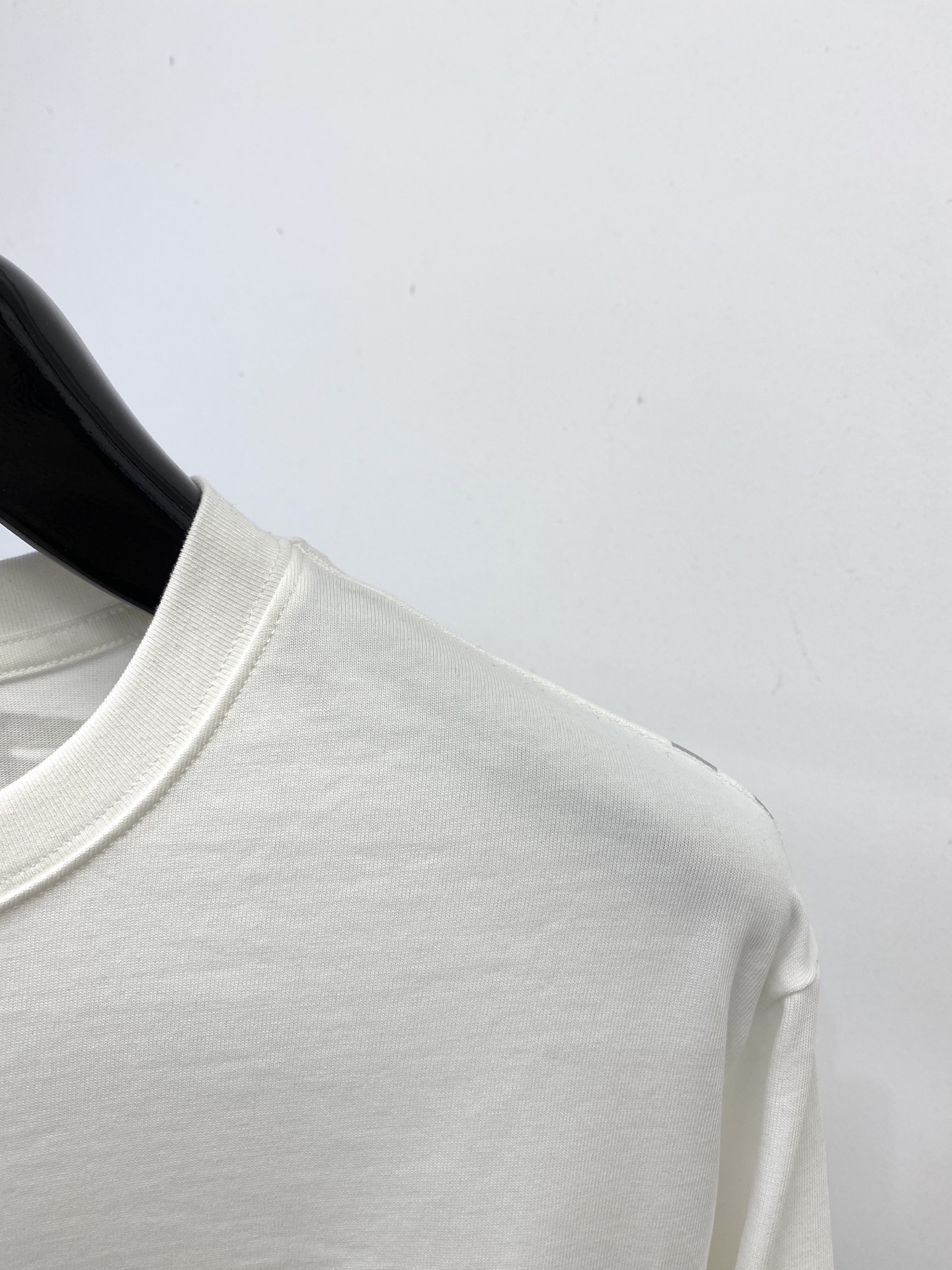 始祖鸟、2025新品长袖卫衣，帅气时尚，简约百搭款。胸前顶级印花字母logo，面料棉 不仅挺括，保持潮流