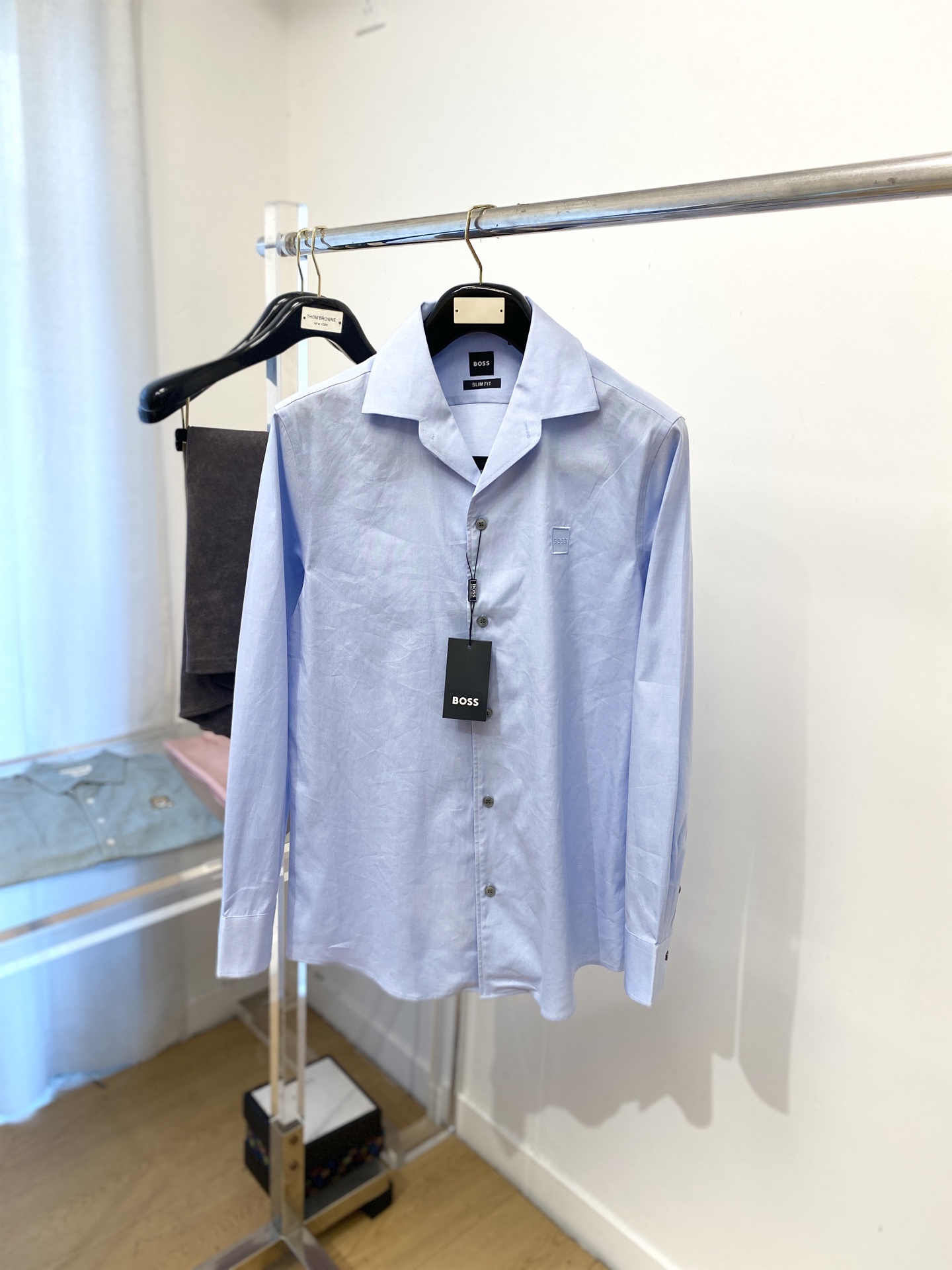 NO:521360,BOSS, new shirts, fashionable and handsome, simple and versatile, customized original fabric, not only crisp, maintains the trendy silhouette, but also comfortable to wear, the yarn weaving is more delicate, the number S-2XL, shirts, alexander wang19860909BOSS、新品衬衫,时尚帅气,简约百搭款,定制原版面料,不仅挺括,保持潮流的廓形,又穿着舒适,纱织更细腻,码数S-2XL,,shirts,alexander wang,Men's clothing
