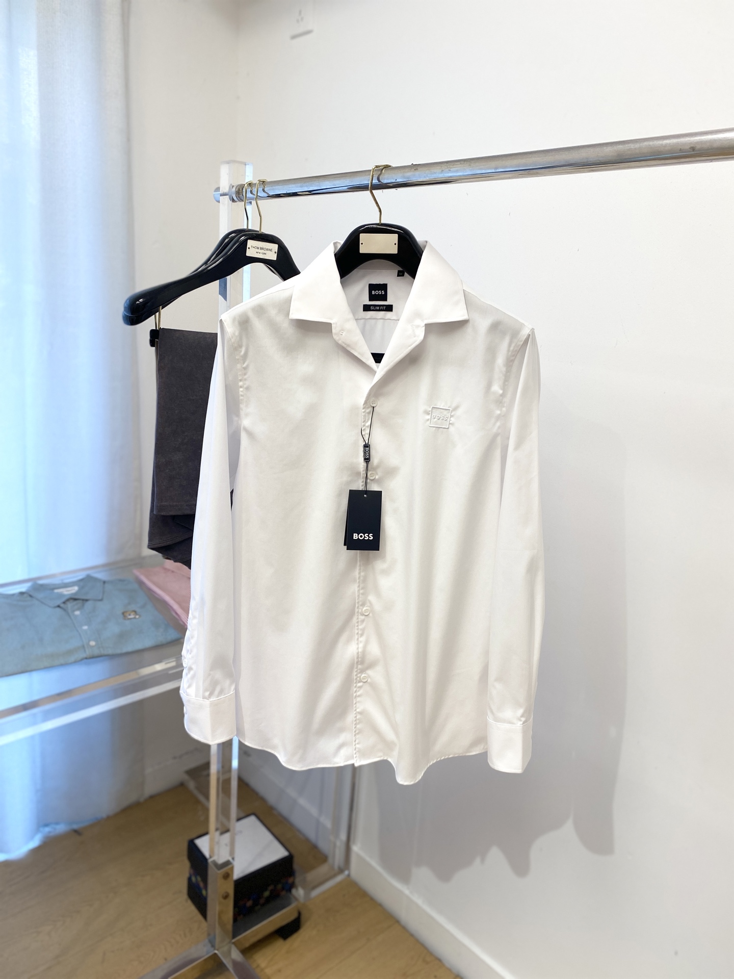 BOSS、2025新品衬衫，时尚帅气，简约百搭款，定制原版面料，不仅挺括，保持潮流的廓形，又穿着舒适，纱