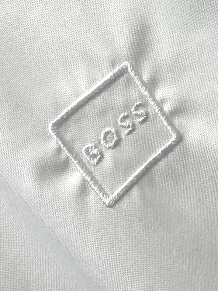 BOSS、2025新品衬衫，时尚帅气，简约百搭款，定制原版面料，不仅挺括，保持潮流的廓形，又穿着舒适，纱
