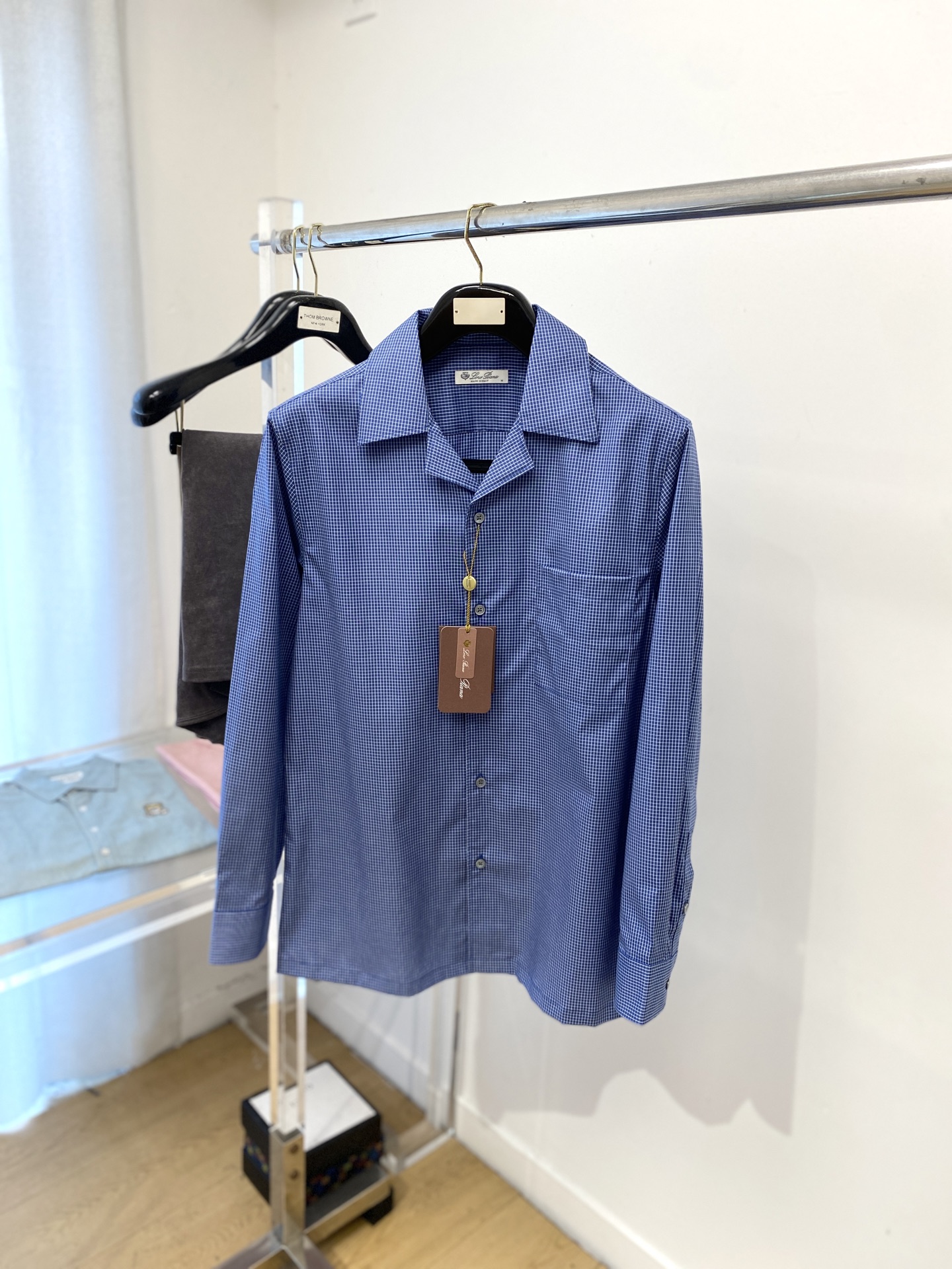 NO:521359,LP, new shirt, fashionable and handsome, simple and versatile, customized original fabric, not only crisp, maintains the trendy silhouette, and is comfortable to wear, the yarn weaving is more delicate, the number S-2XL, loro piana, shirts, alexander wang19860909LP、新品衬衫,时尚帅气,简约百搭款,定制原版面料,不仅挺括,保持潮流的廓形,又穿着舒适,纱织更细腻,码数S-2XL,,loro piana,shirts,alexander wang,Men's clothing