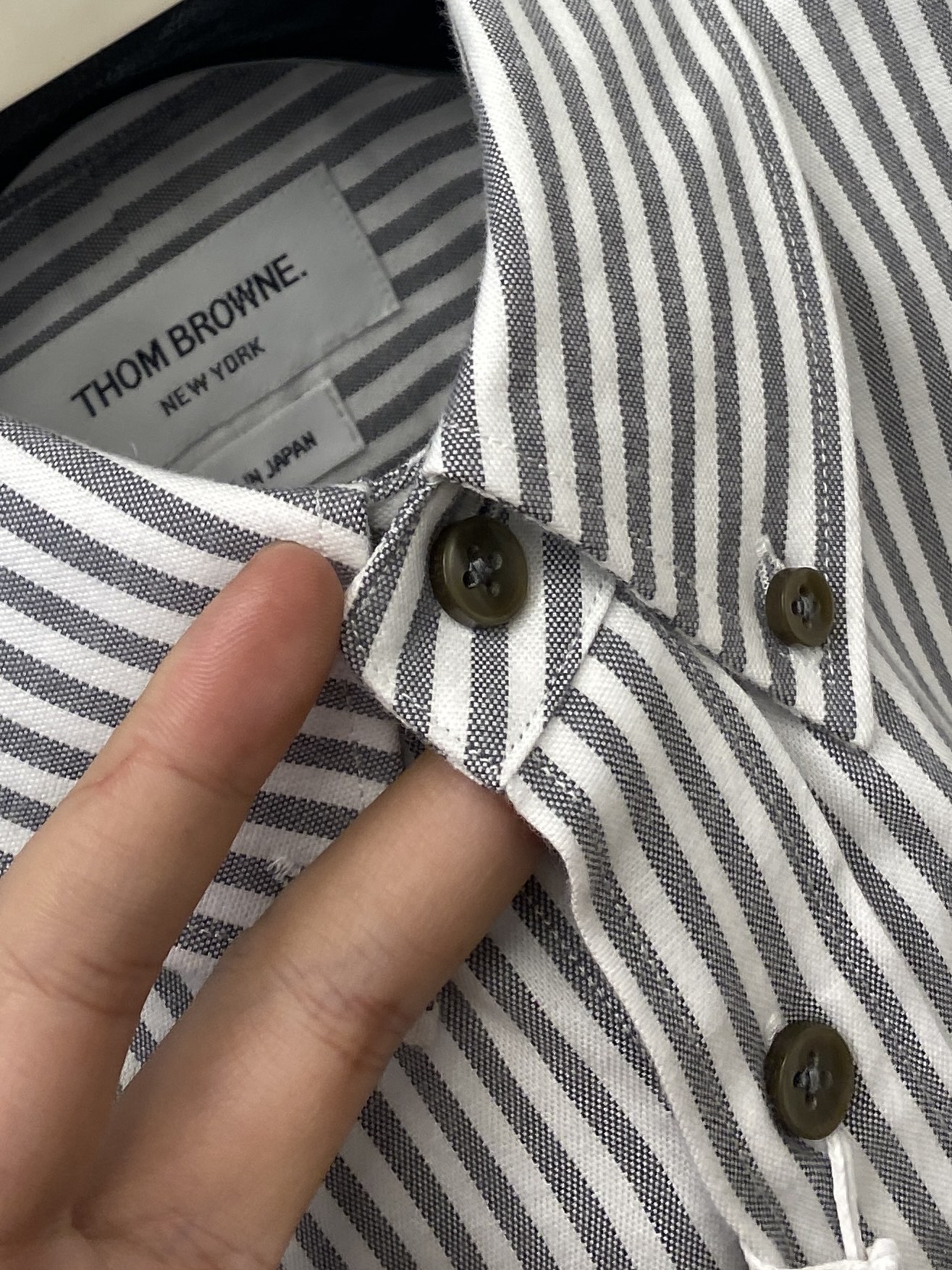 TB、2025新品衬衫，时尚帅气，简约百搭款，定制原版面料，不仅挺括，保持潮流的廓形，又穿着舒适，纱织更