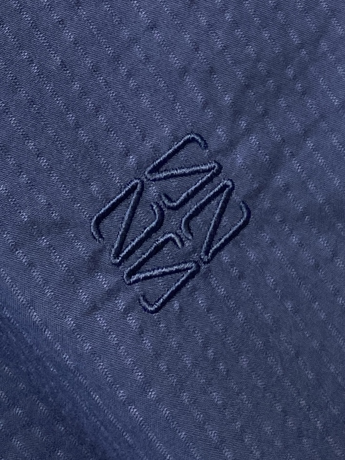 杰尼亚、2025新品衬衫，时尚帅气，简约百搭款，定制原版面料，不仅挺括，保持潮流的廓形，又穿着舒适，纱织