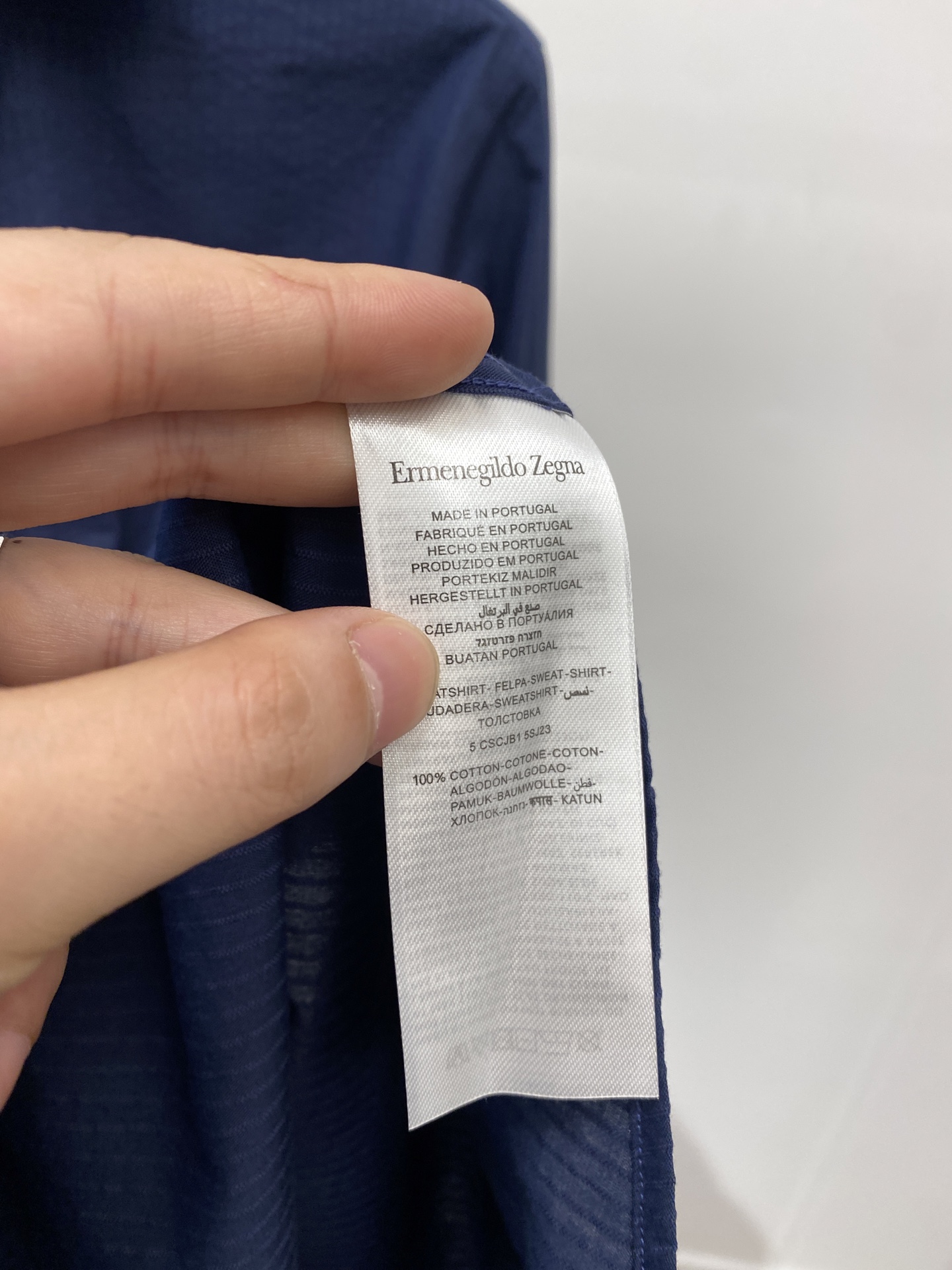 杰尼亚、2025新品衬衫，时尚帅气，简约百搭款，定制原版面料，不仅挺括，保持潮流的廓形，又穿着舒适，纱织