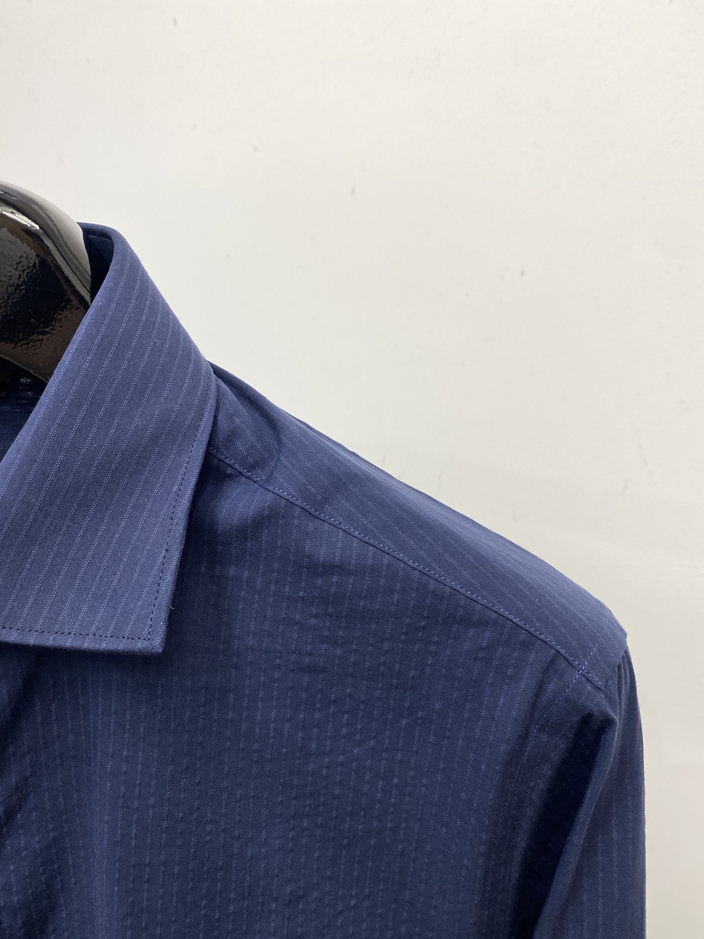 杰尼亚、2025新品衬衫，时尚帅气，简约百搭款，定制原版面料，不仅挺括，保持潮流的廓形，又穿着舒适，纱织