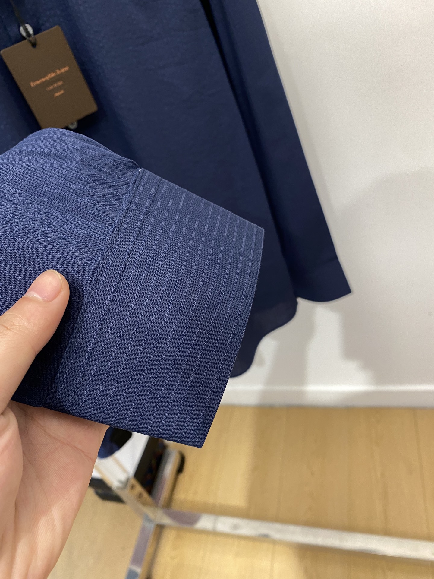 杰尼亚、2025新品衬衫，时尚帅气，简约百搭款，定制原版面料，不仅挺括，保持潮流的廓形，又穿着舒适，纱织