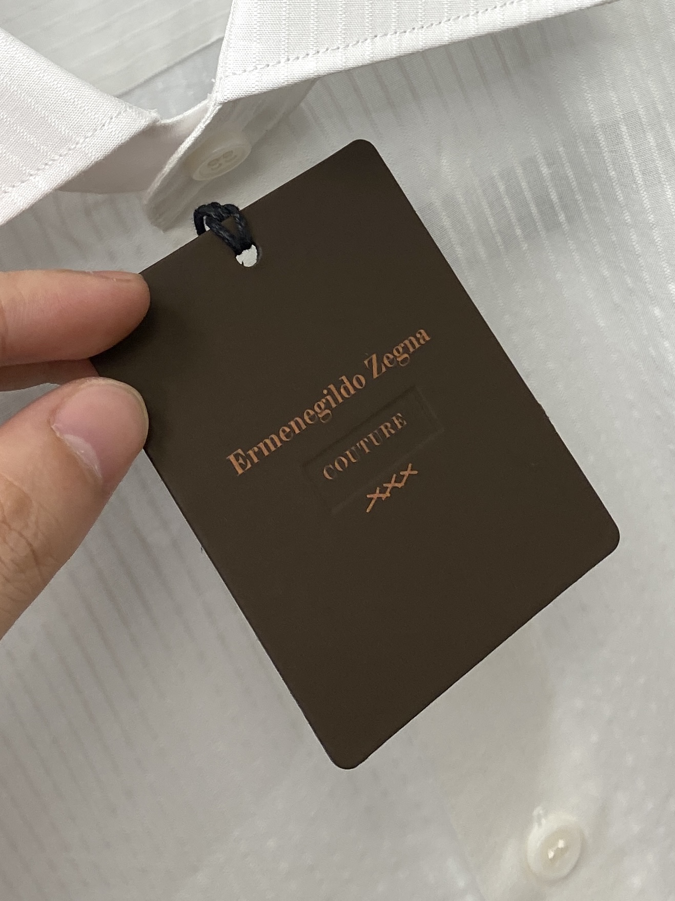 杰尼亚、2025新品衬衫，时尚帅气，简约百搭款，定制原版面料，不仅挺括，保持潮流的廓形，又穿着舒适，纱织