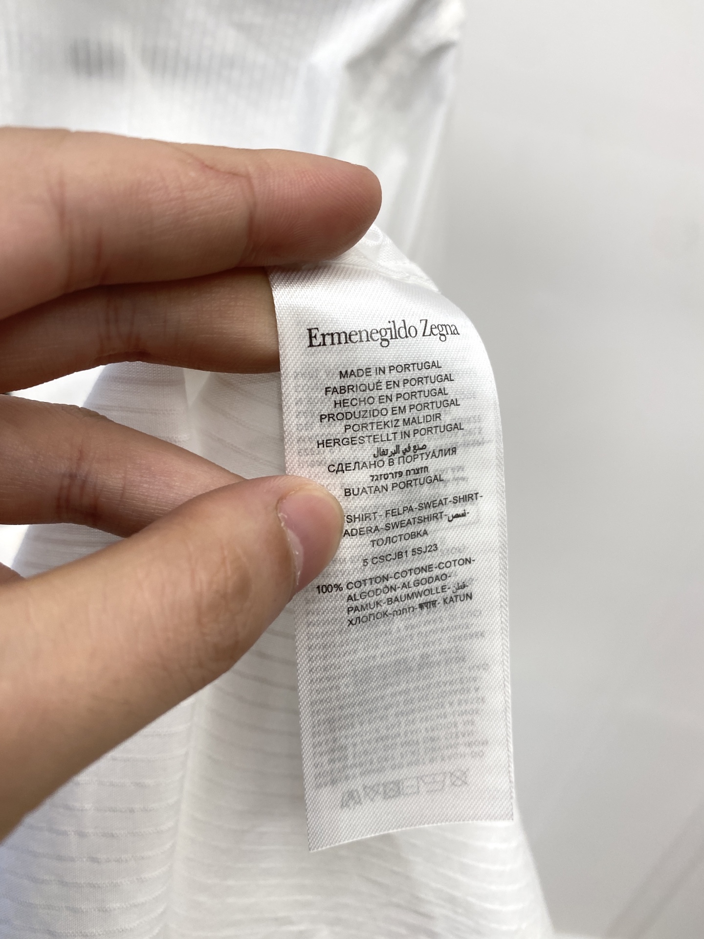 杰尼亚、2025新品衬衫，时尚帅气，简约百搭款，定制原版面料，不仅挺括，保持潮流的廓形，又穿着舒适，纱织