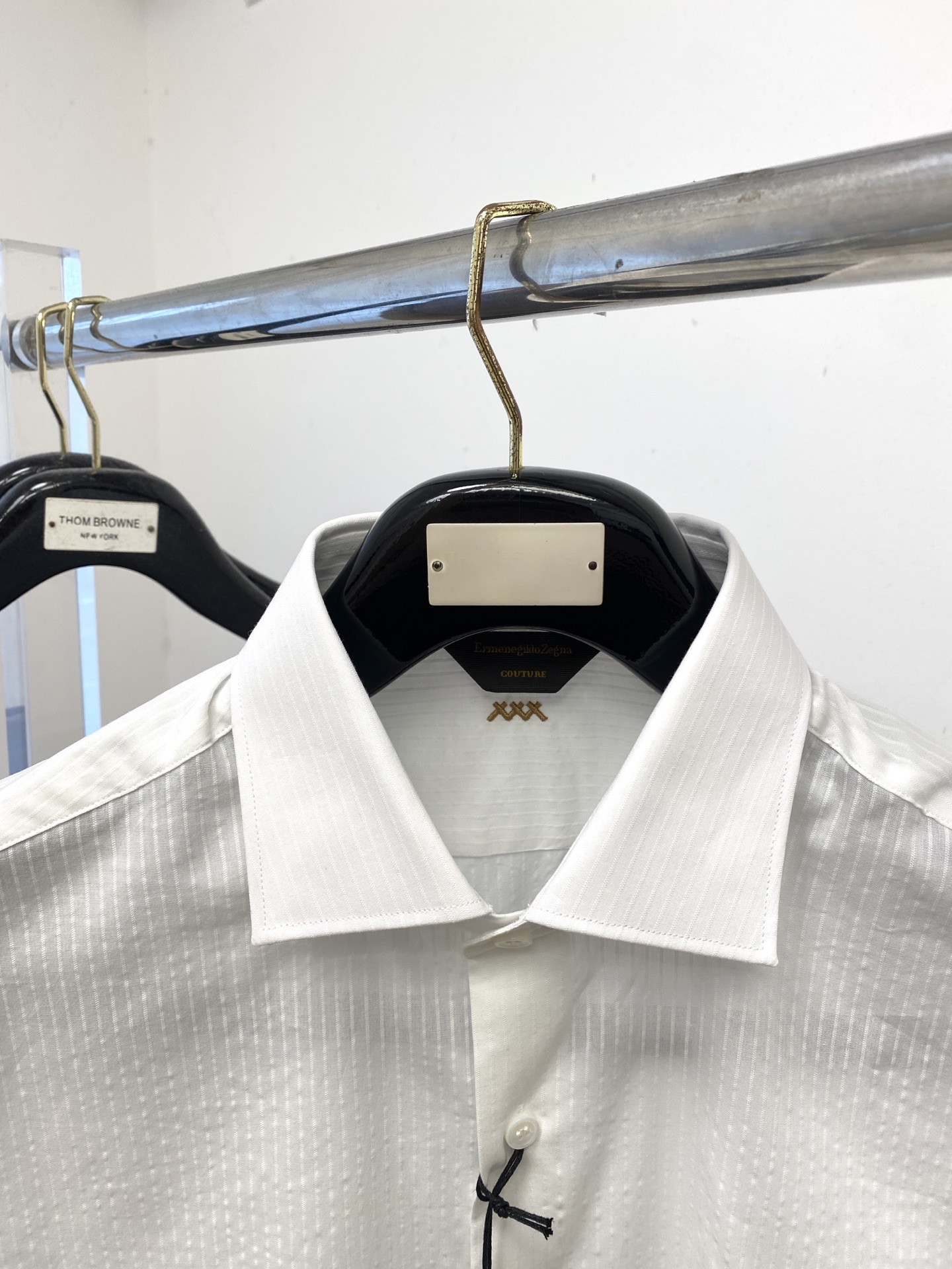 杰尼亚、2025新品衬衫，时尚帅气，简约百搭款，定制原版面料，不仅挺括，保持潮流的廓形，又穿着舒适，纱织