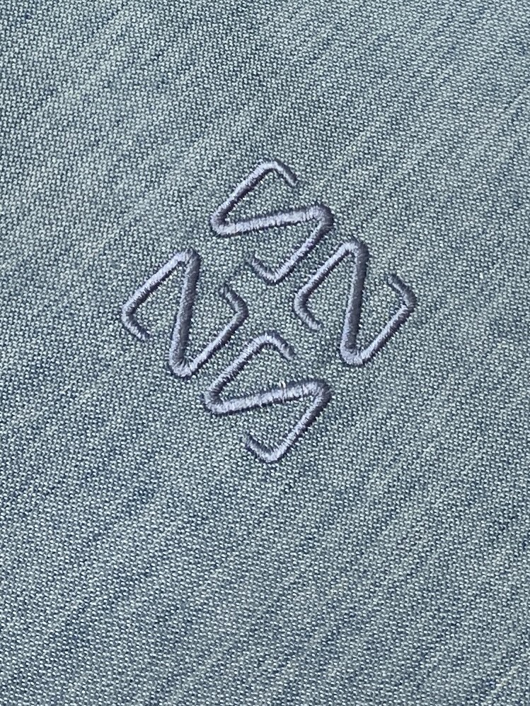 杰尼亚、2025新品衬衫，时尚帅气，简约百搭款，定制原版面料，不仅挺括，保持潮流的廓形，又穿着舒适，纱织