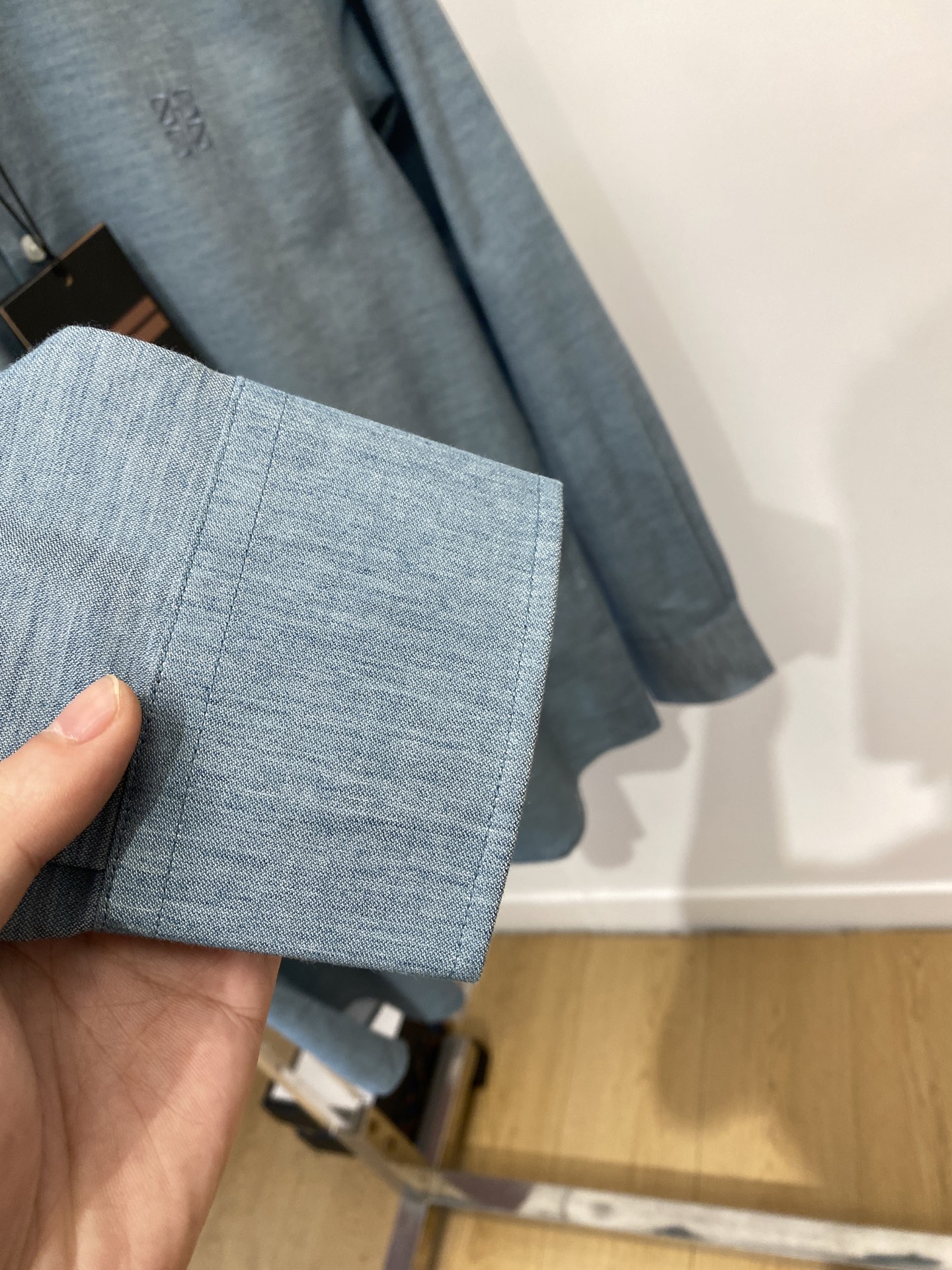 杰尼亚、2025新品衬衫，时尚帅气，简约百搭款，定制原版面料，不仅挺括，保持潮流的廓形，又穿着舒适，纱织