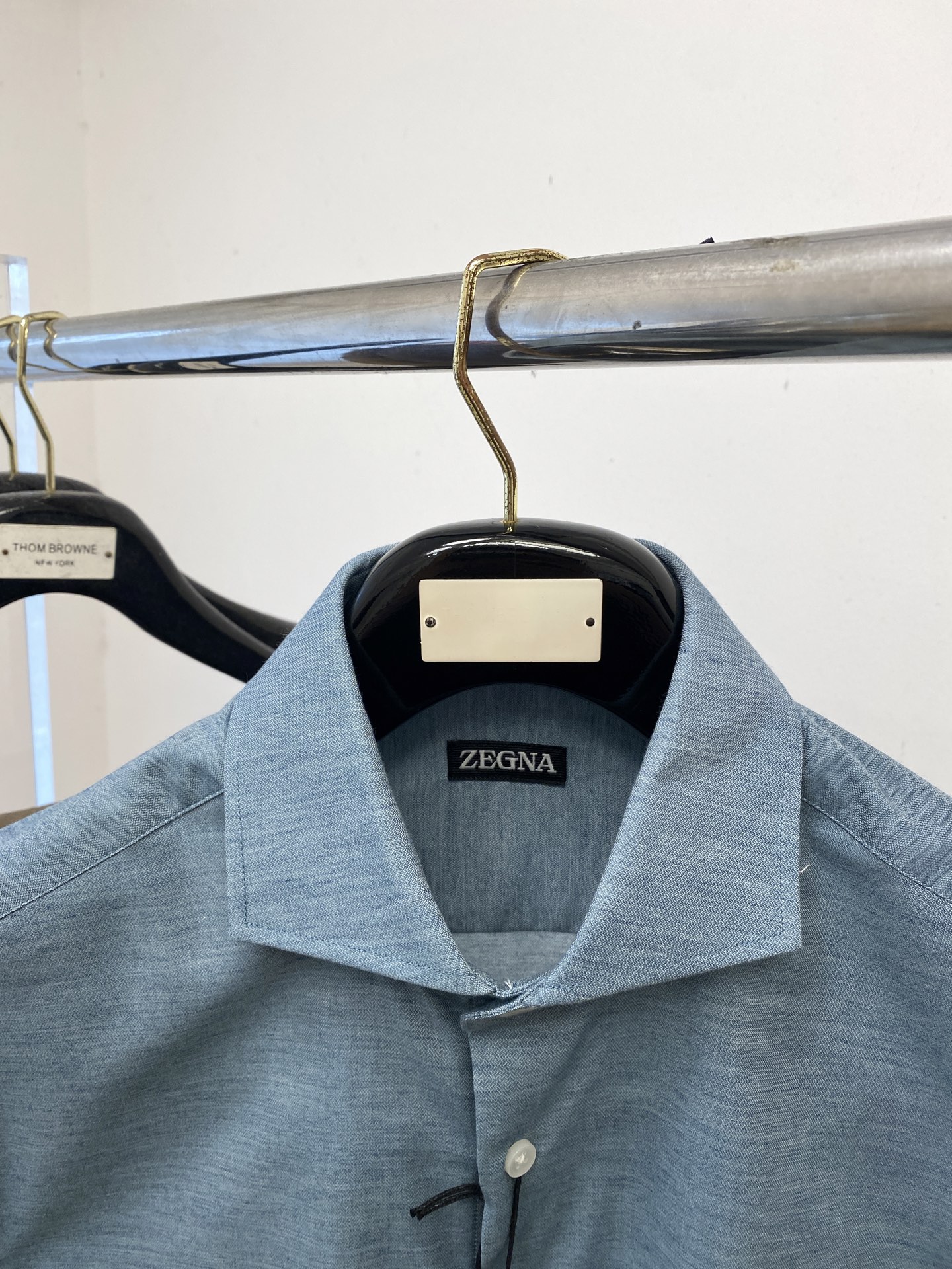 杰尼亚、2025新品衬衫，时尚帅气，简约百搭款，定制原版面料，不仅挺括，保持潮流的廓形，又穿着舒适，纱织