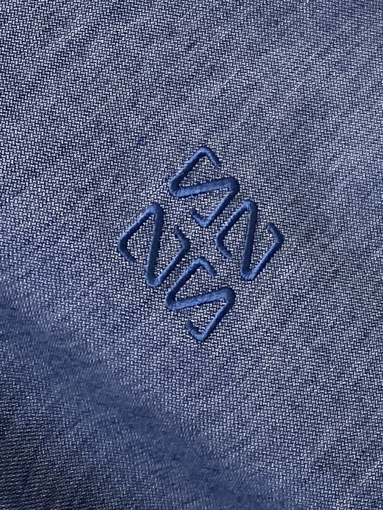 杰尼亚、2025新品衬衫，时尚帅气，简约百搭款，定制原版面料，不仅挺括，保持潮流的廓形，又穿着舒适，纱织