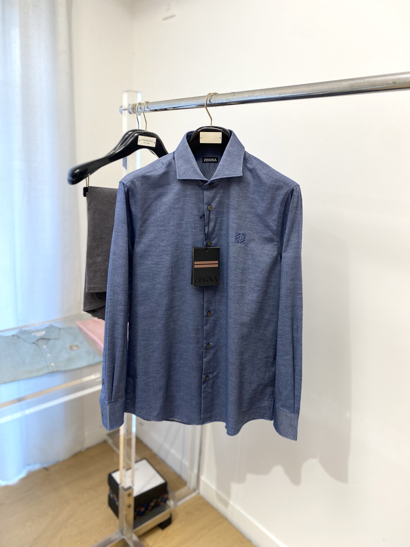 杰尼亚、2025新品衬衫，时尚帅气，简约百搭款，定制原版面料，不仅挺括，保持潮流的廓形，又穿着舒适，纱织