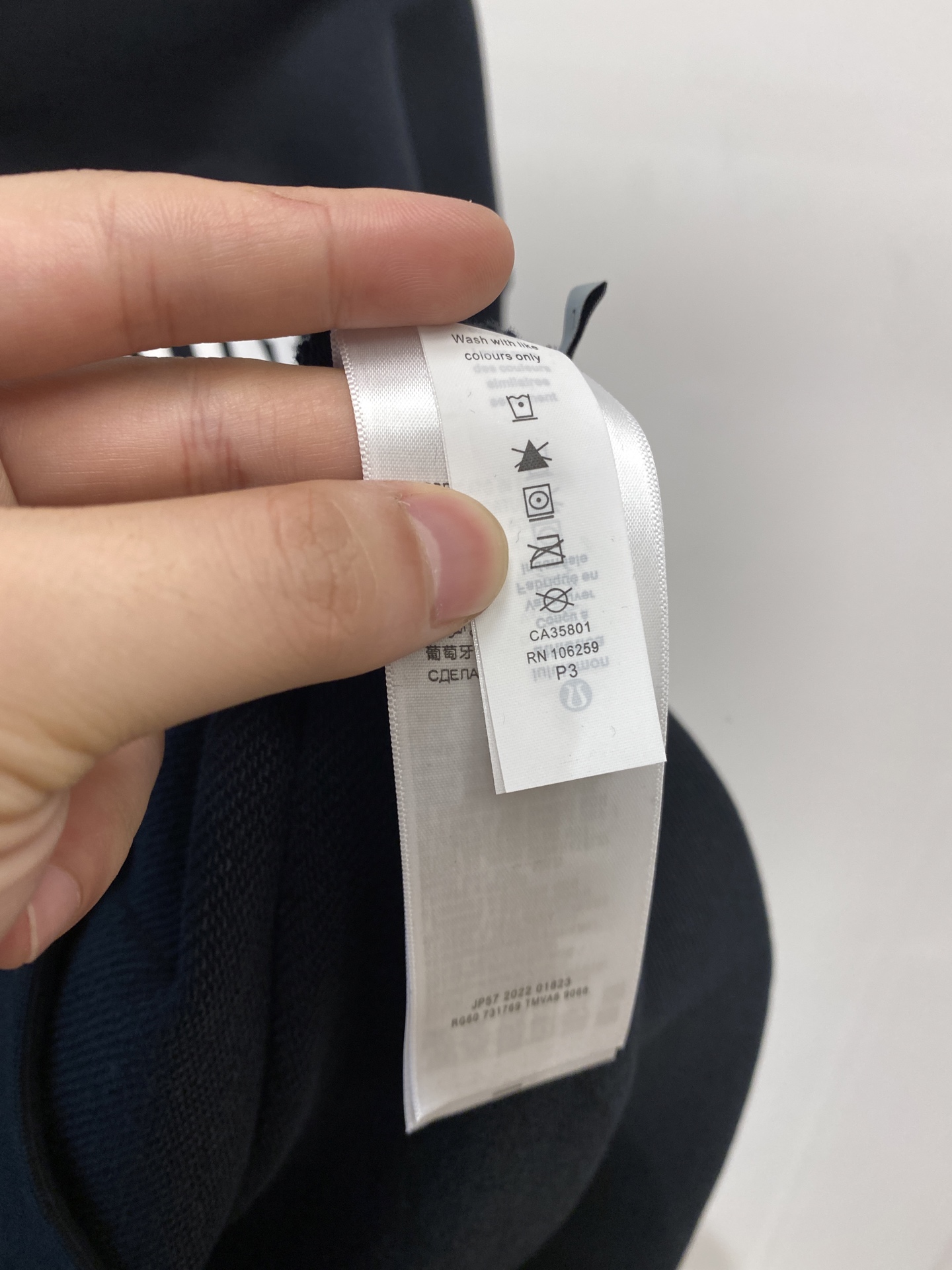 lululemon 时尚潮牌、2025最新款卫衣，帅气时尚，胸前顶级印胶装饰图案字母logo，简约百搭款