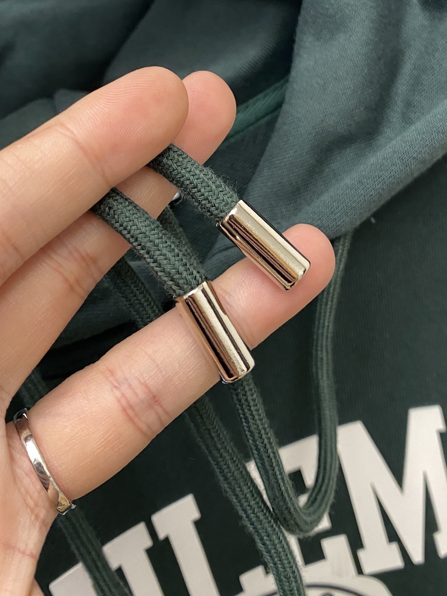 lululemon 时尚潮牌、2025最新款卫衣，帅气时尚，胸前顶级印胶装饰图案字母logo，简约百搭款