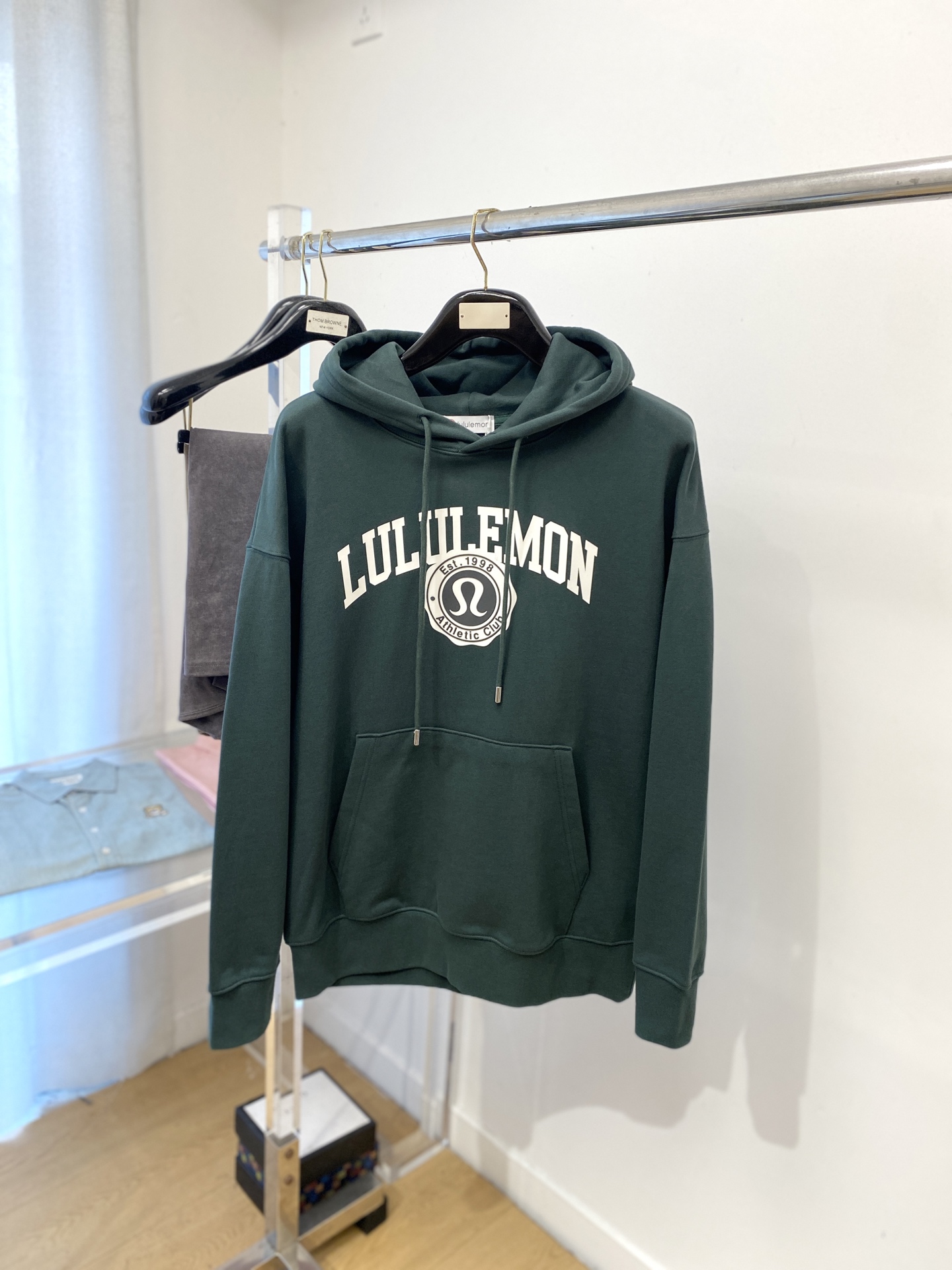 lululemon 时尚潮牌、2025最新款卫衣，帅气时尚，胸前顶级印胶装饰图案字母logo，简约百搭款