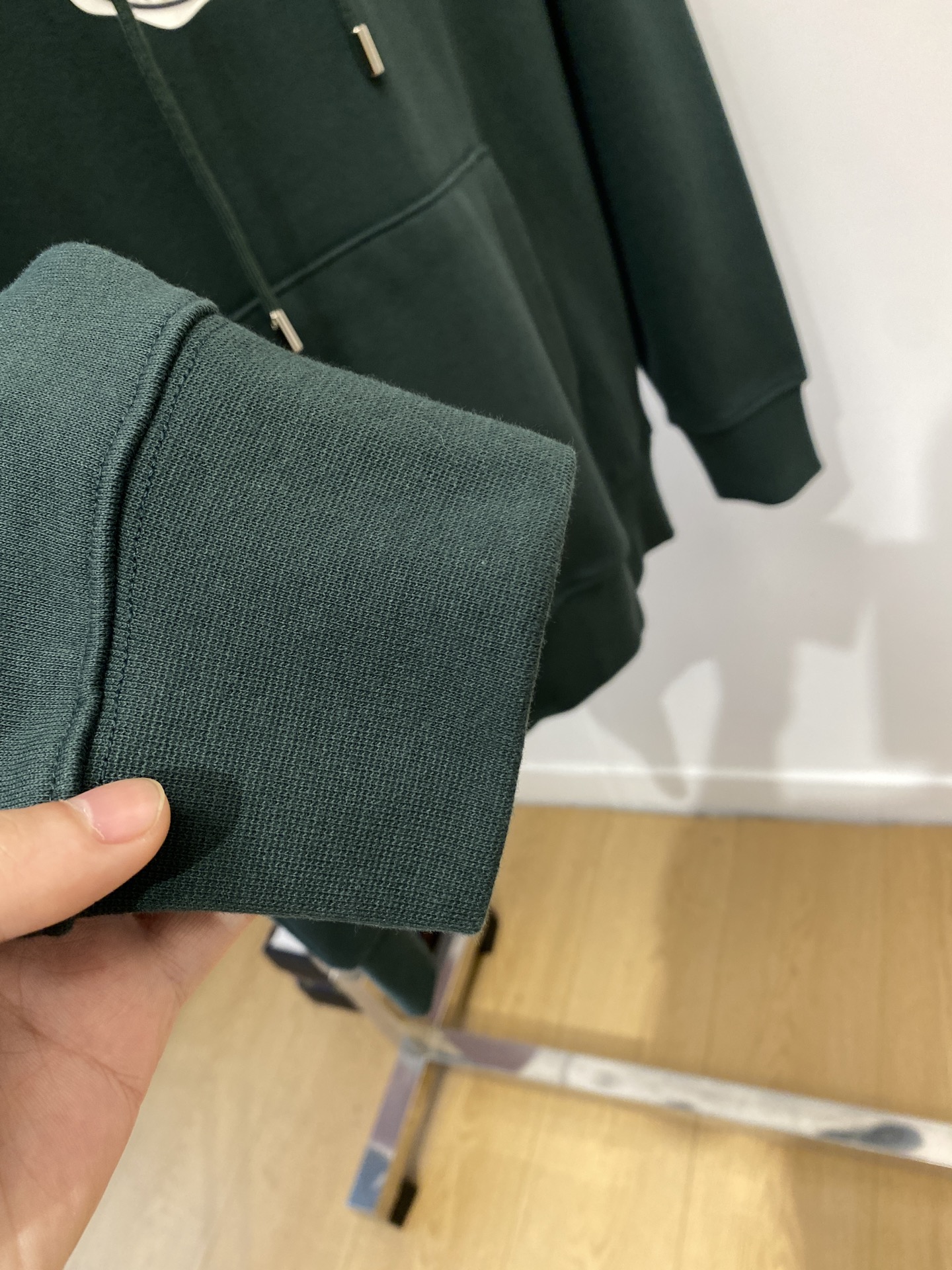 lululemon 时尚潮牌、2025最新款卫衣，帅气时尚，胸前顶级印胶装饰图案字母logo，简约百搭款