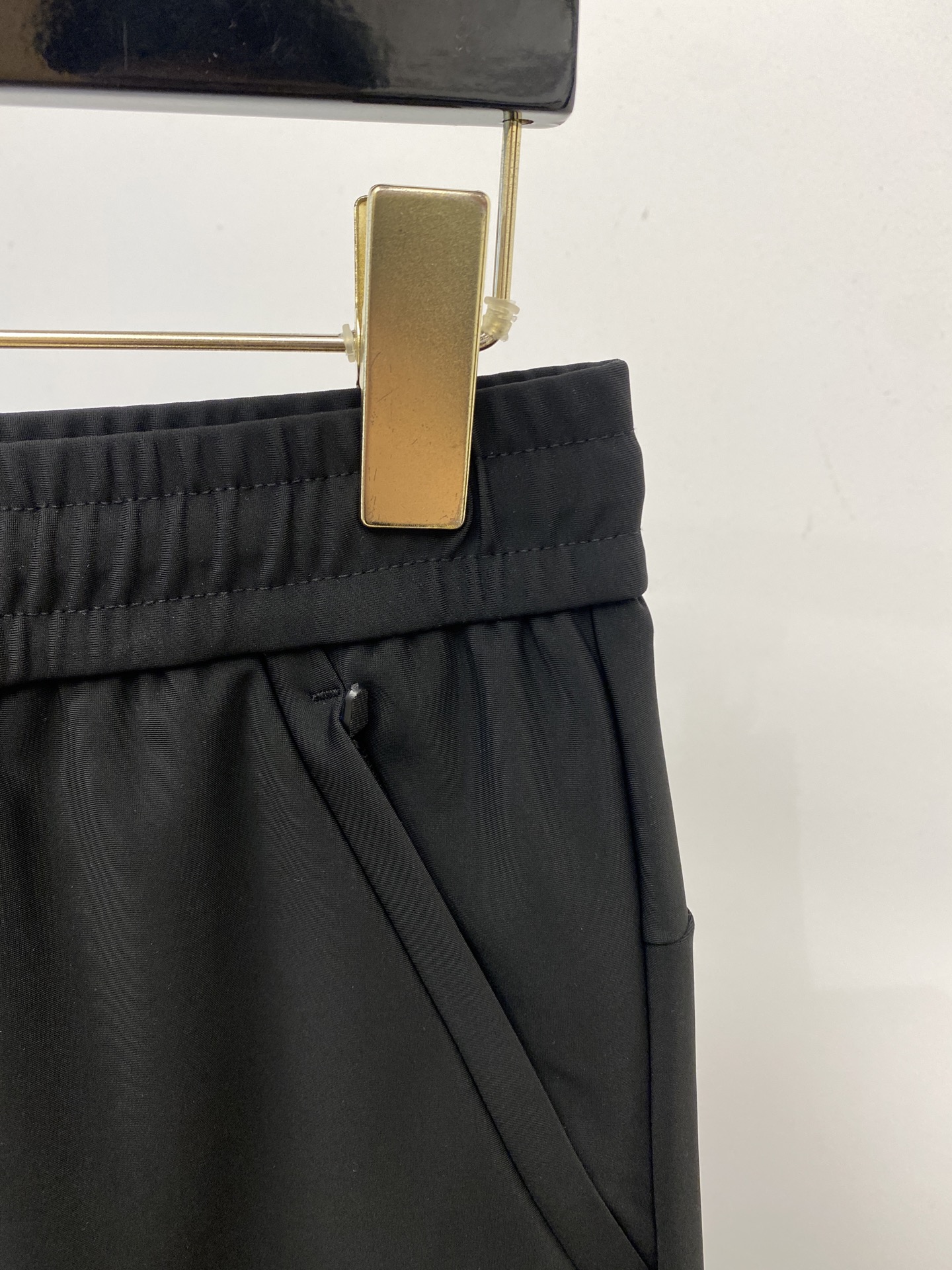 DESCENTE迪桑特、2025爆款休闲裤 高弹显瘦必爆简约百搭爆款，做工精细，每一针都看得到用心，超多