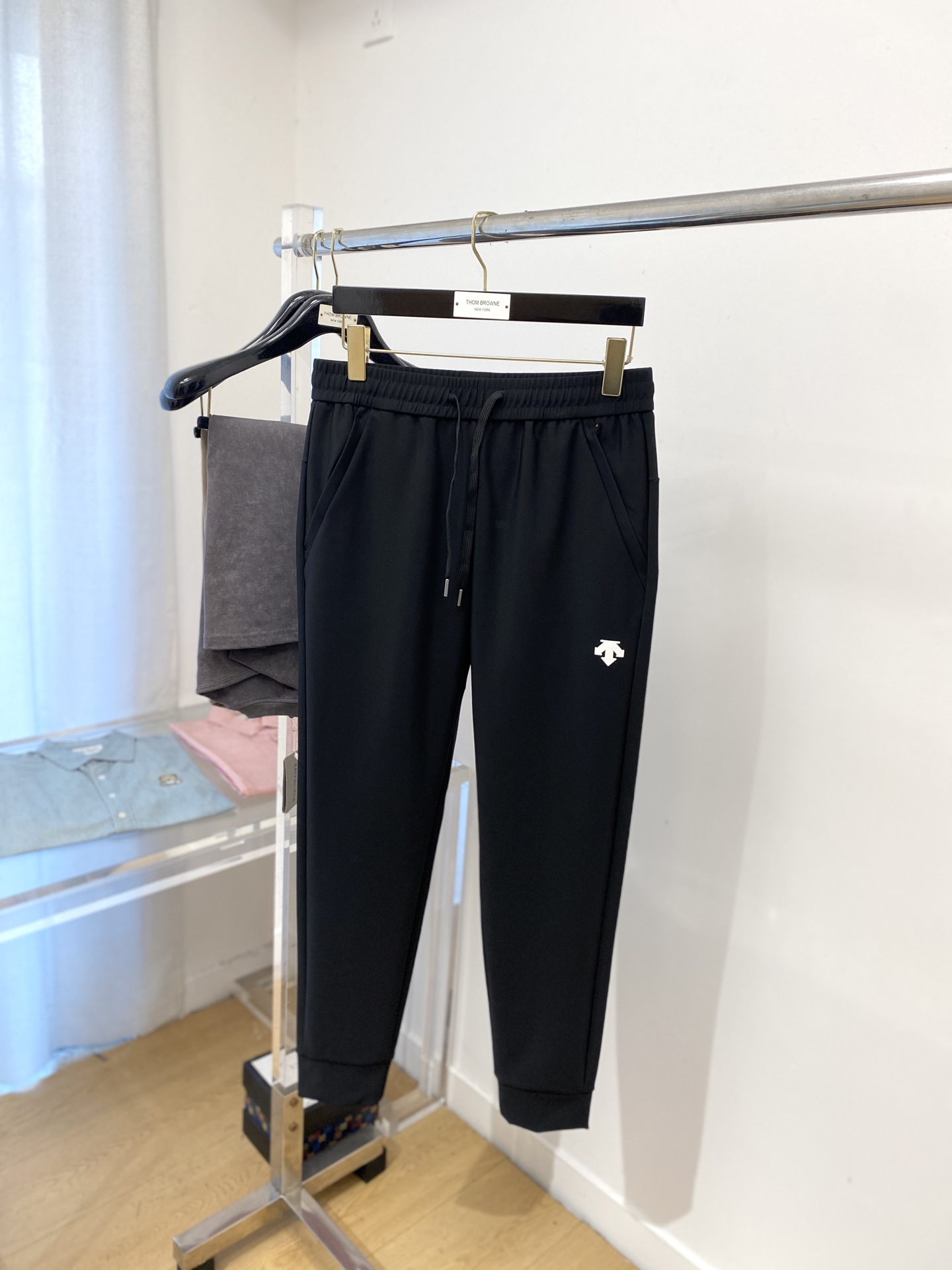 DESCENTE迪桑特、2025爆款休闲裤 高弹显瘦必爆简约百搭爆款，做工精细，每一针都看得到用心，超多