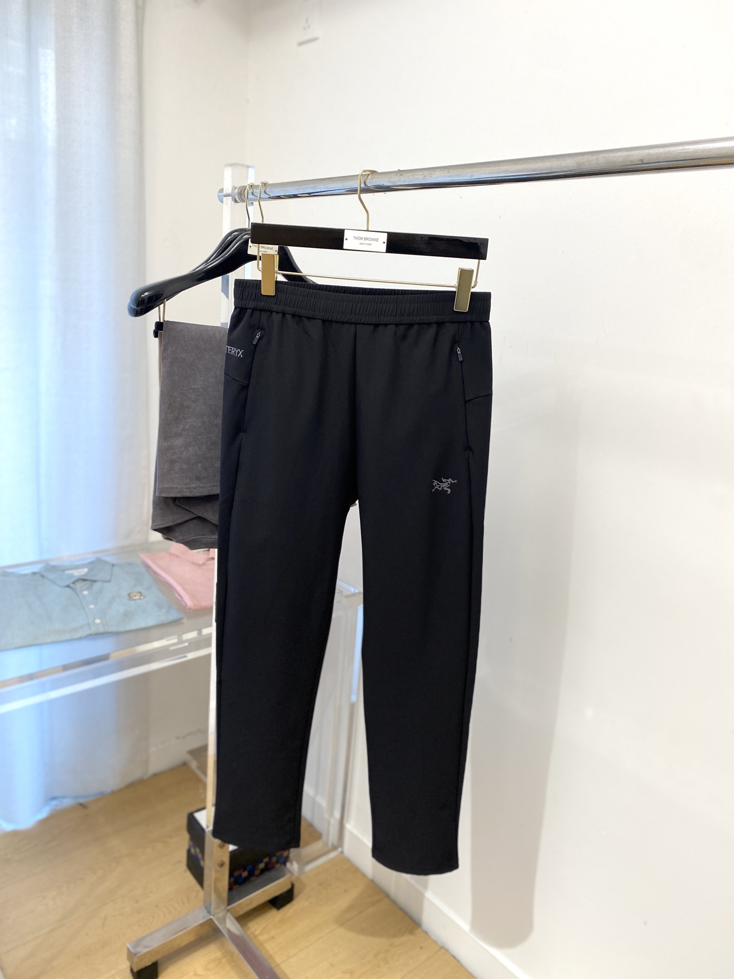 始祖鸟、2025爆款休闲裤 高弹显瘦必爆简约百搭爆款，做工精细，每一针都看得到用心，超多明星网红最爱 拉