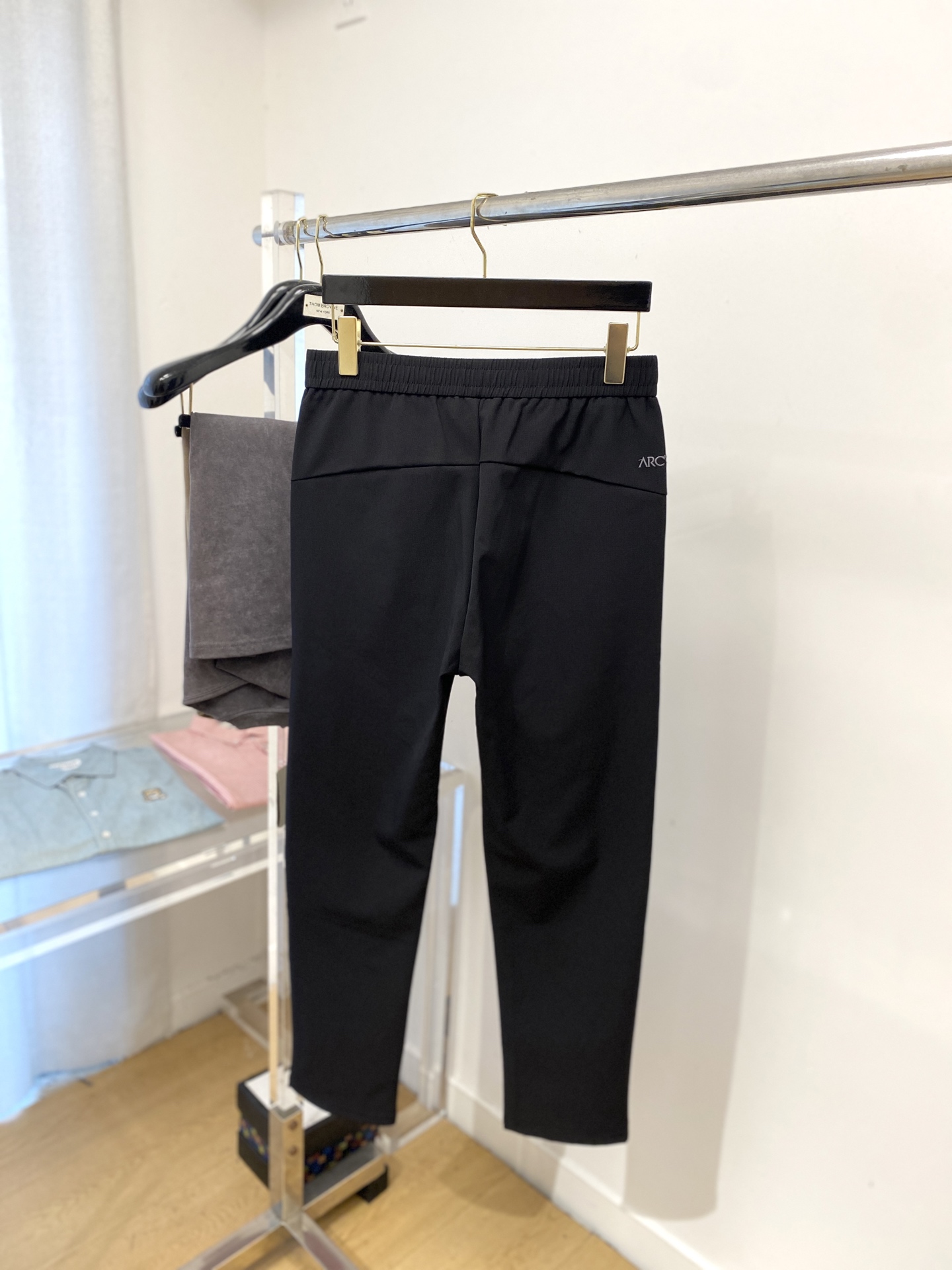 始祖鸟、2025爆款休闲裤 高弹显瘦必爆简约百搭爆款，做工精细，每一针都看得到用心，超多明星网红最爱 拉