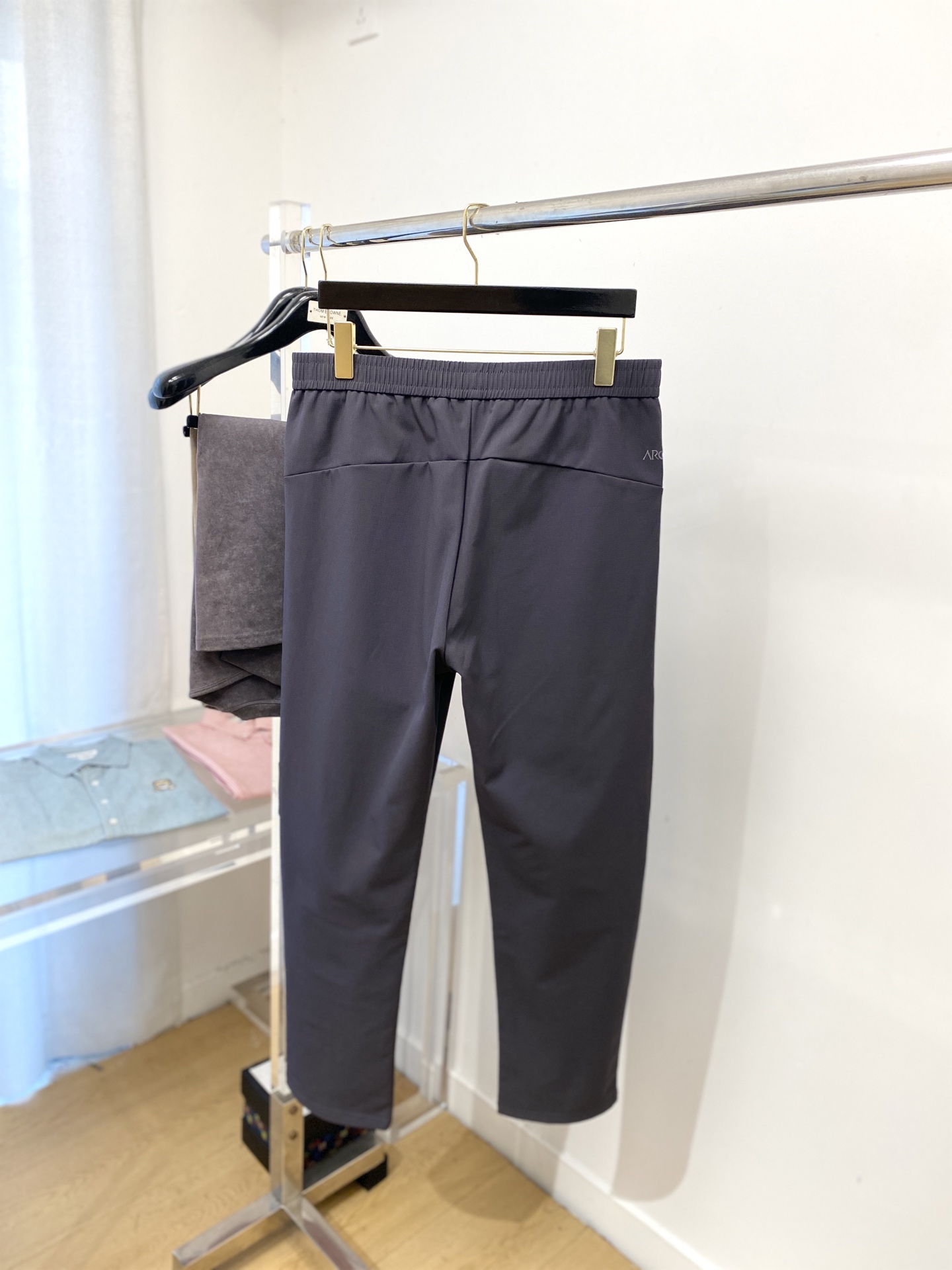 始祖鸟、2025爆款休闲裤 高弹显瘦必爆简约百搭爆款，做工精细，每一针都看得到用心，超多明星网红最爱 拉