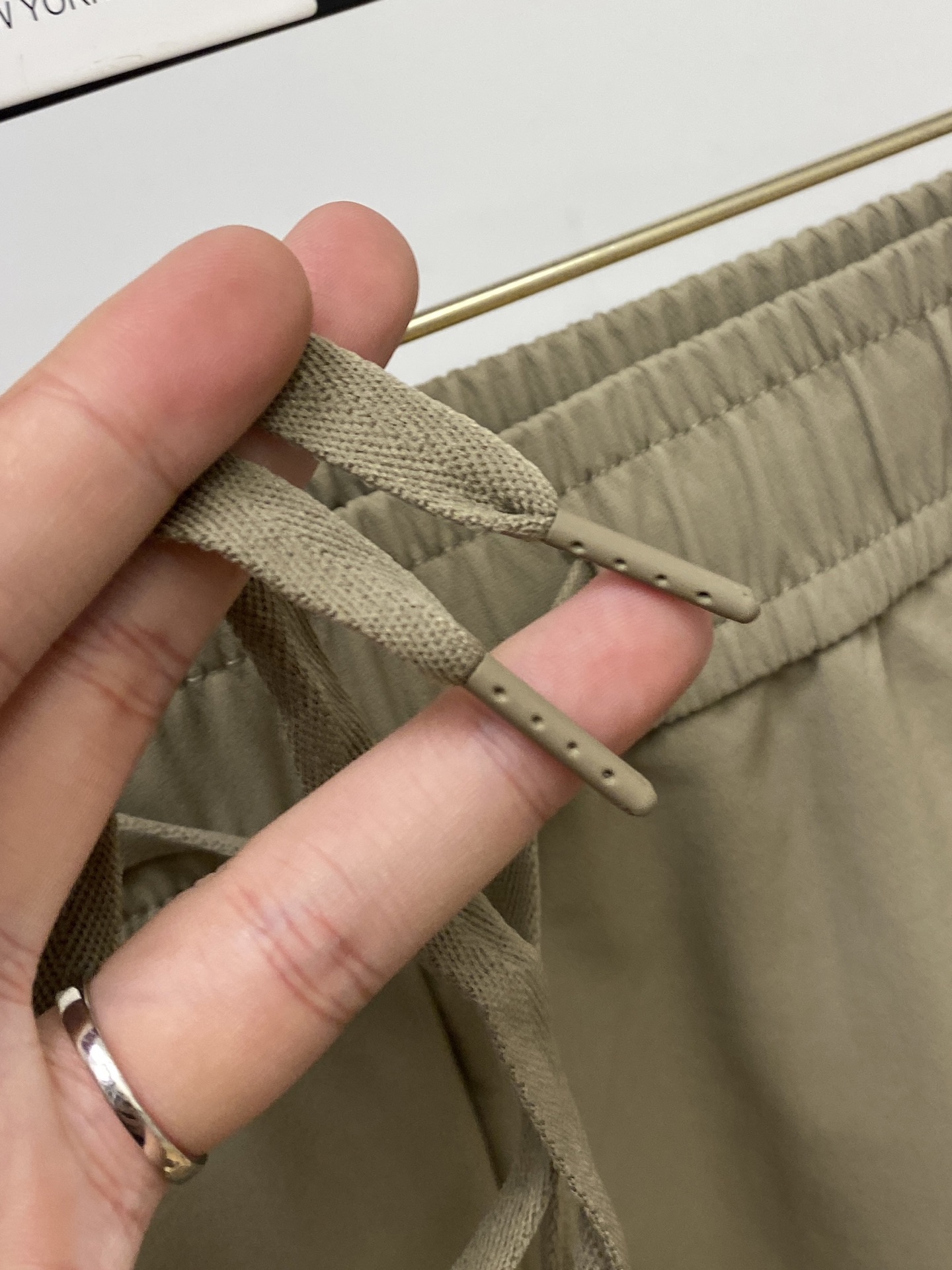 DESCENTE迪桑特、2025爆款休闲裤 高弹显瘦必爆简约百搭爆款，做工精细，每一针都看得到用心，超多