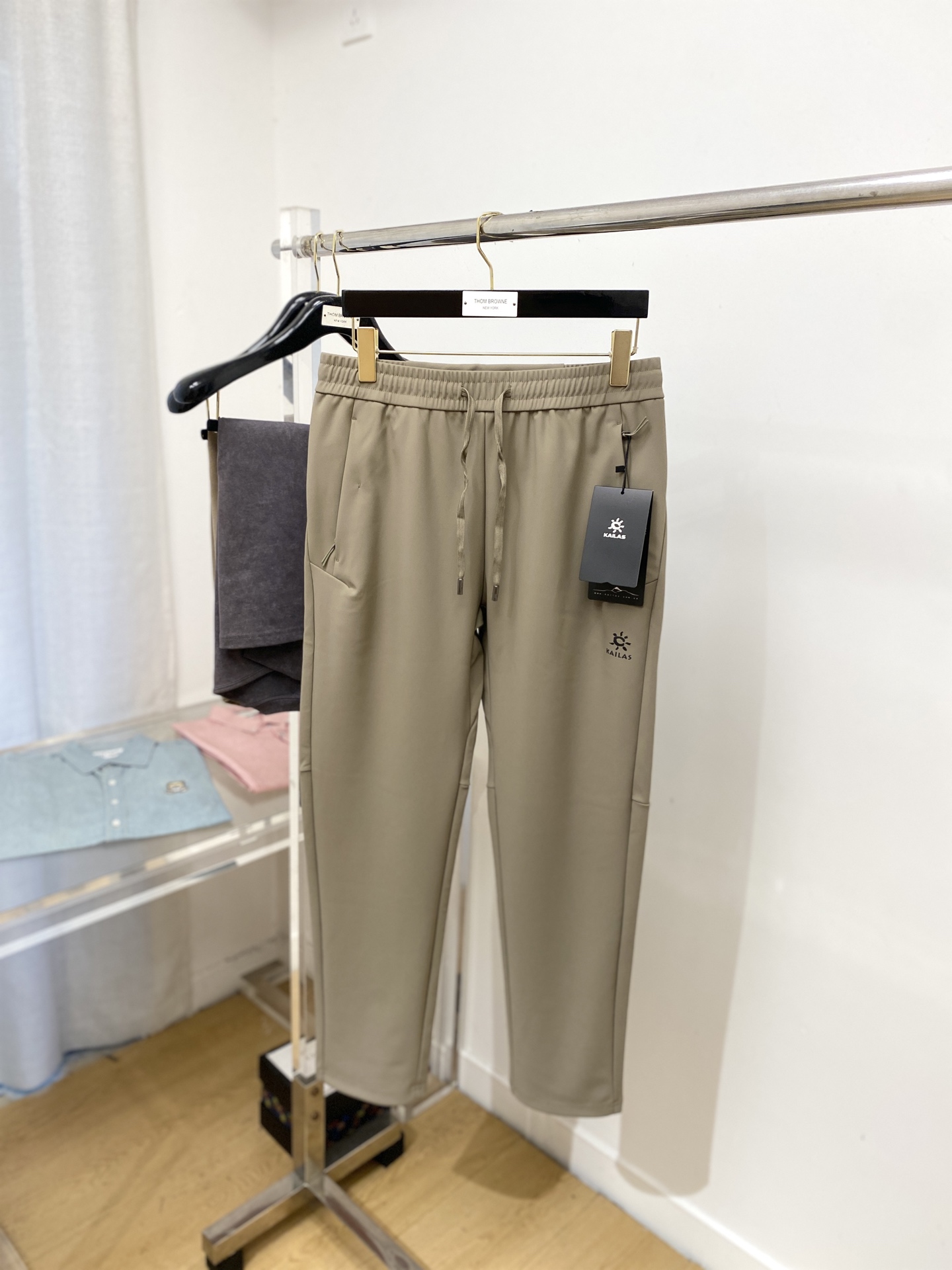 KAILAS 时尚潮牌、2025爆款休闲裤 高弹显瘦必爆简约百搭爆款，做工精细，每一针都看得到用心，超多
