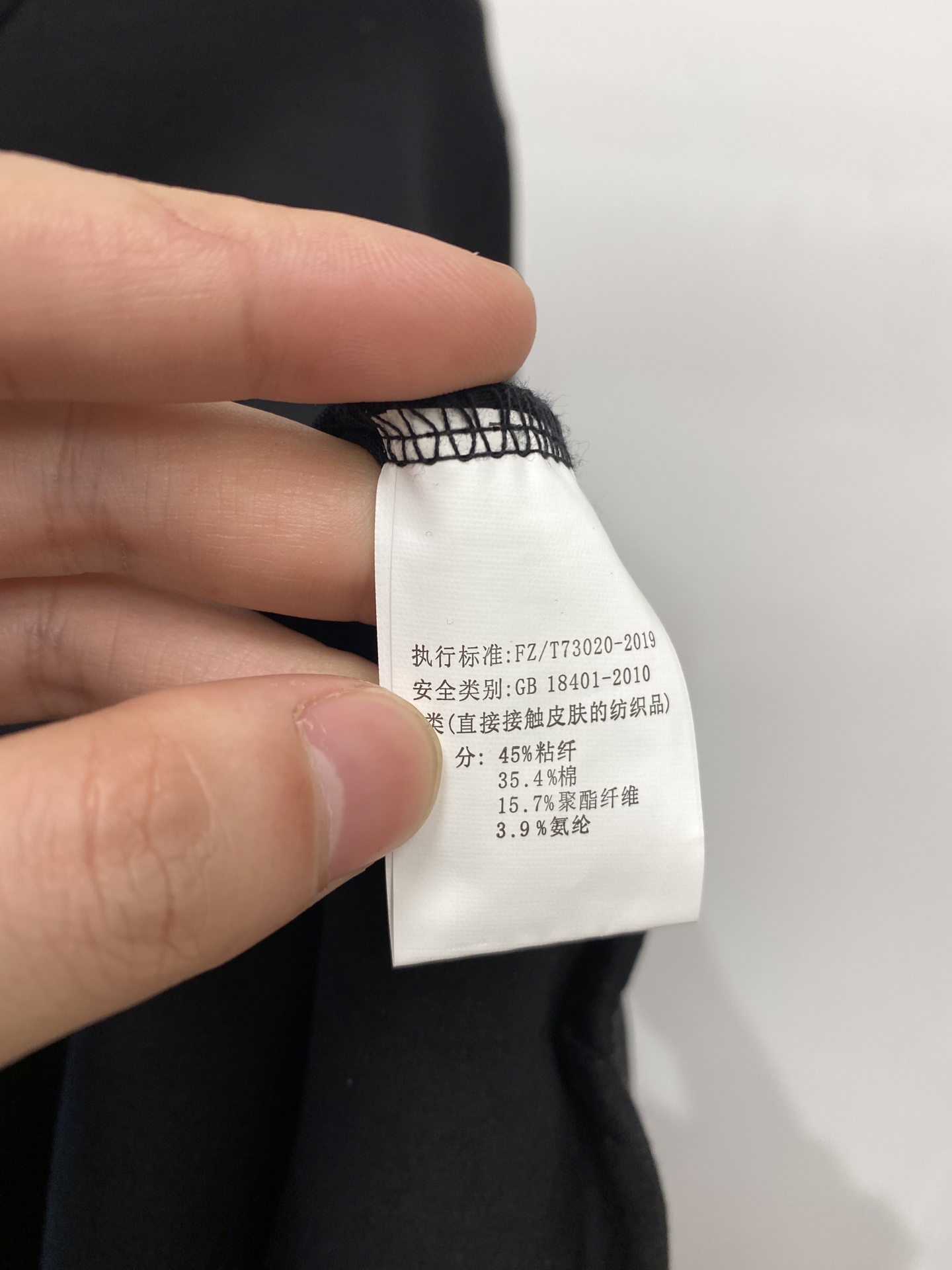 DESCENTE迪桑特、2025新品卫衣，帅气时尚，简约百搭款。肩部顶级印花图案logo，面料棉 不仅挺
