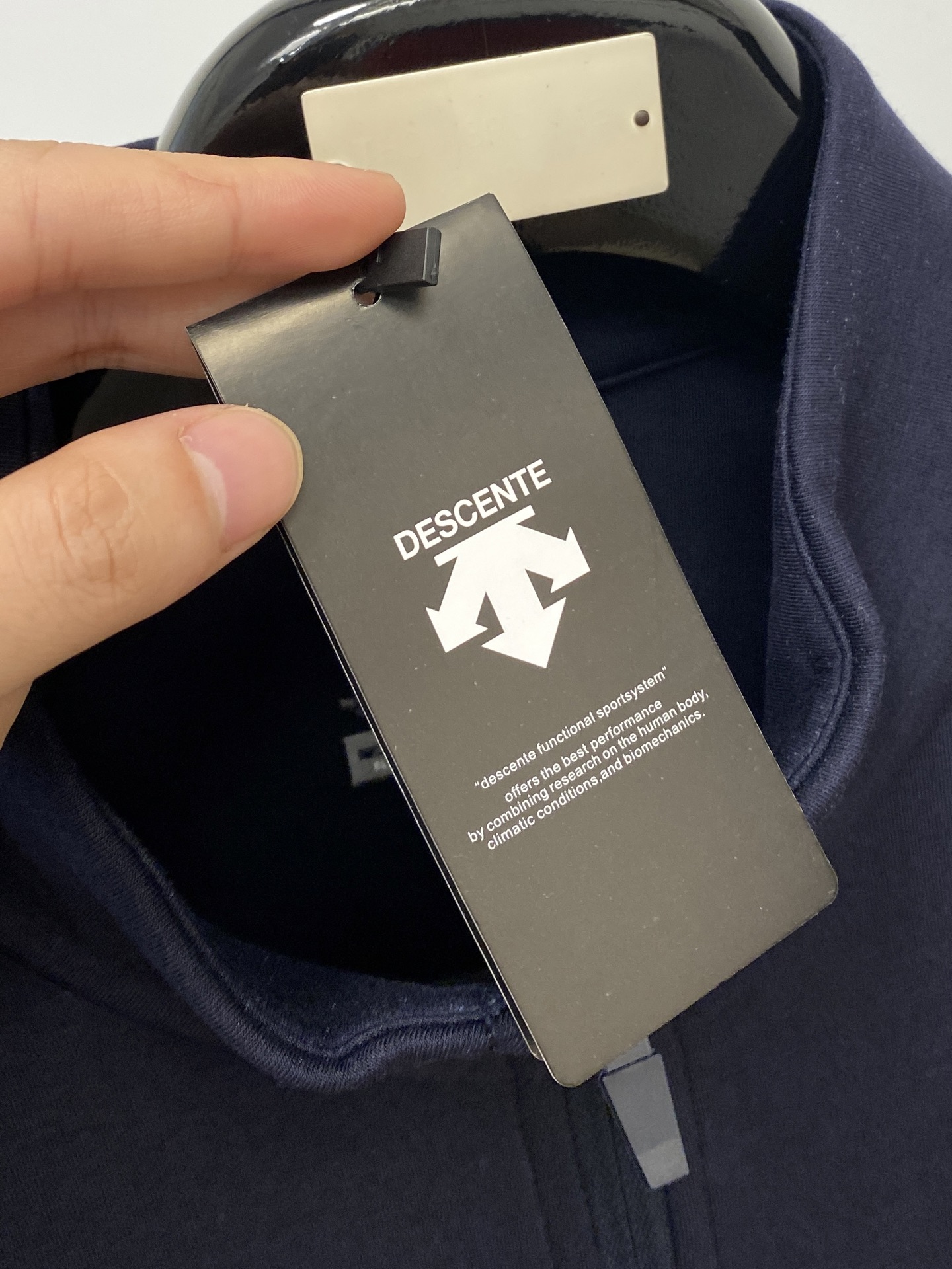 DESCENTE迪桑特、2025新品卫衣外套，帅气时尚，简约百搭款。肩部顶级印花图案logo，面料棉 不