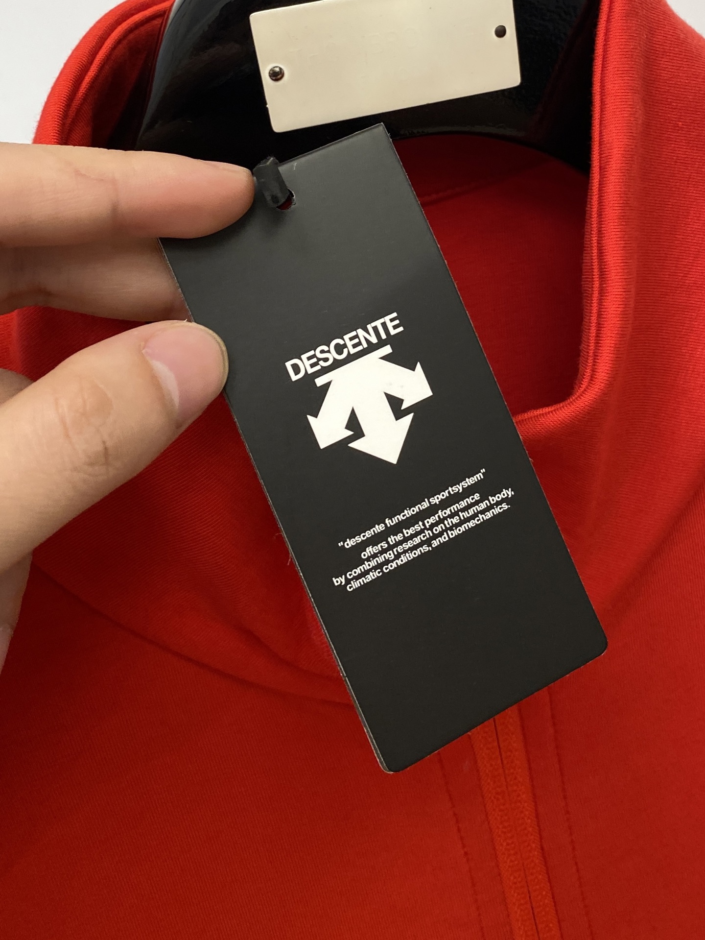 DESCENTE迪桑特、2025新品卫衣外套，帅气时尚，简约百搭款。肩部顶级印花图案logo，面料棉 不