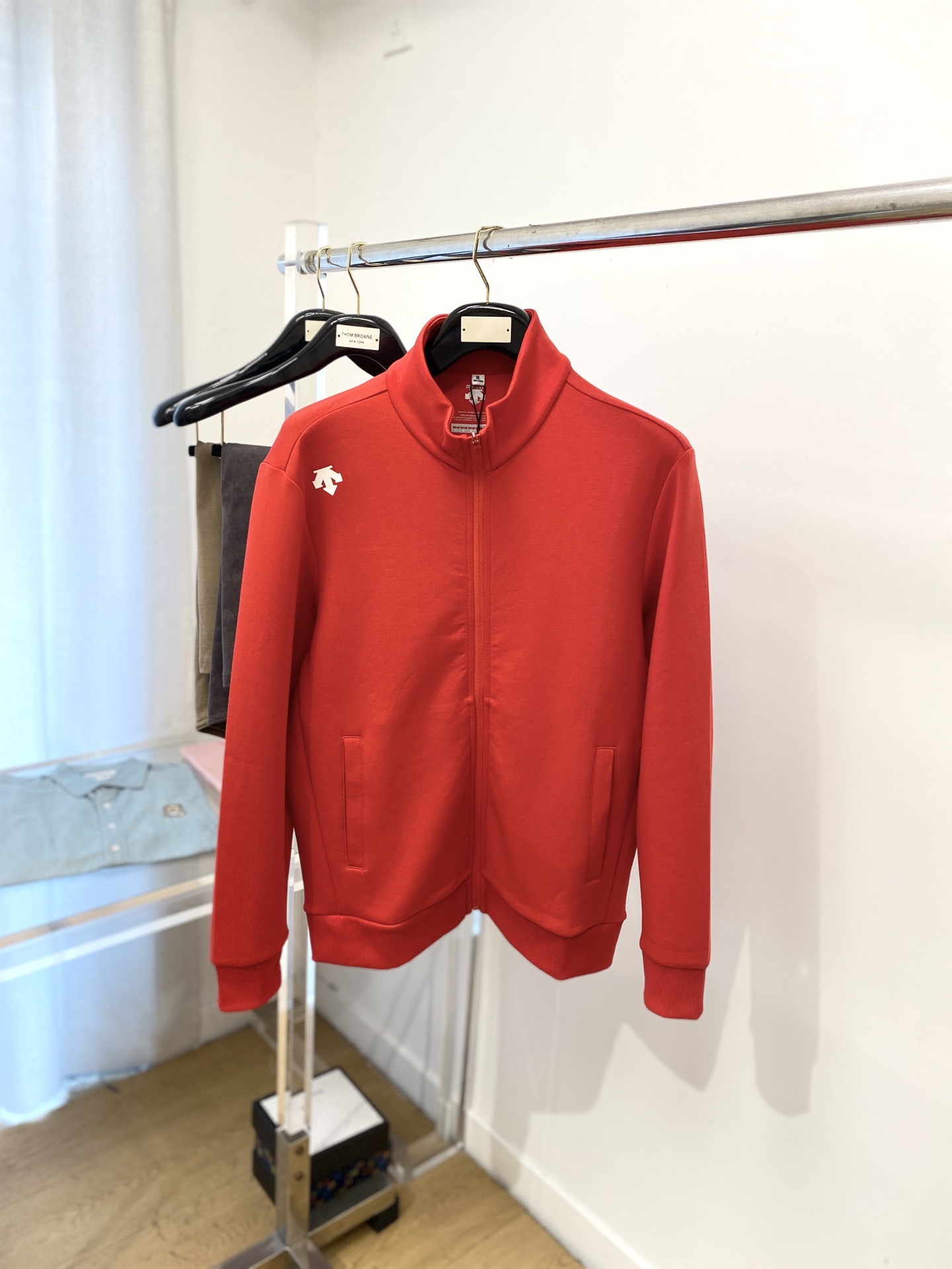 NO:565682,DESCENTE, 2025 new sweatshirt jacket, handsome and fashionable, simple and versatile. Top-quality printed logo on the shoulders, fabric cotton is not only crisp and maintains the trendy silhouette, but also comfortable to wear, the yarn is more delicate, size M-3XL,, hoodie, sweatshirts, jackets & coats, alexander wang19860909DESCENTE迪桑特、2025新品卫衣外套,帅气时尚,简约百搭款.肩部顶级印花图案logo,面料棉 不仅挺括,保持潮流的廓形,又穿着舒适,纱织更细腻,码数M-3XL,,hoodie,sweatshirts,jackets & coats,alexander wang,Men's clothing